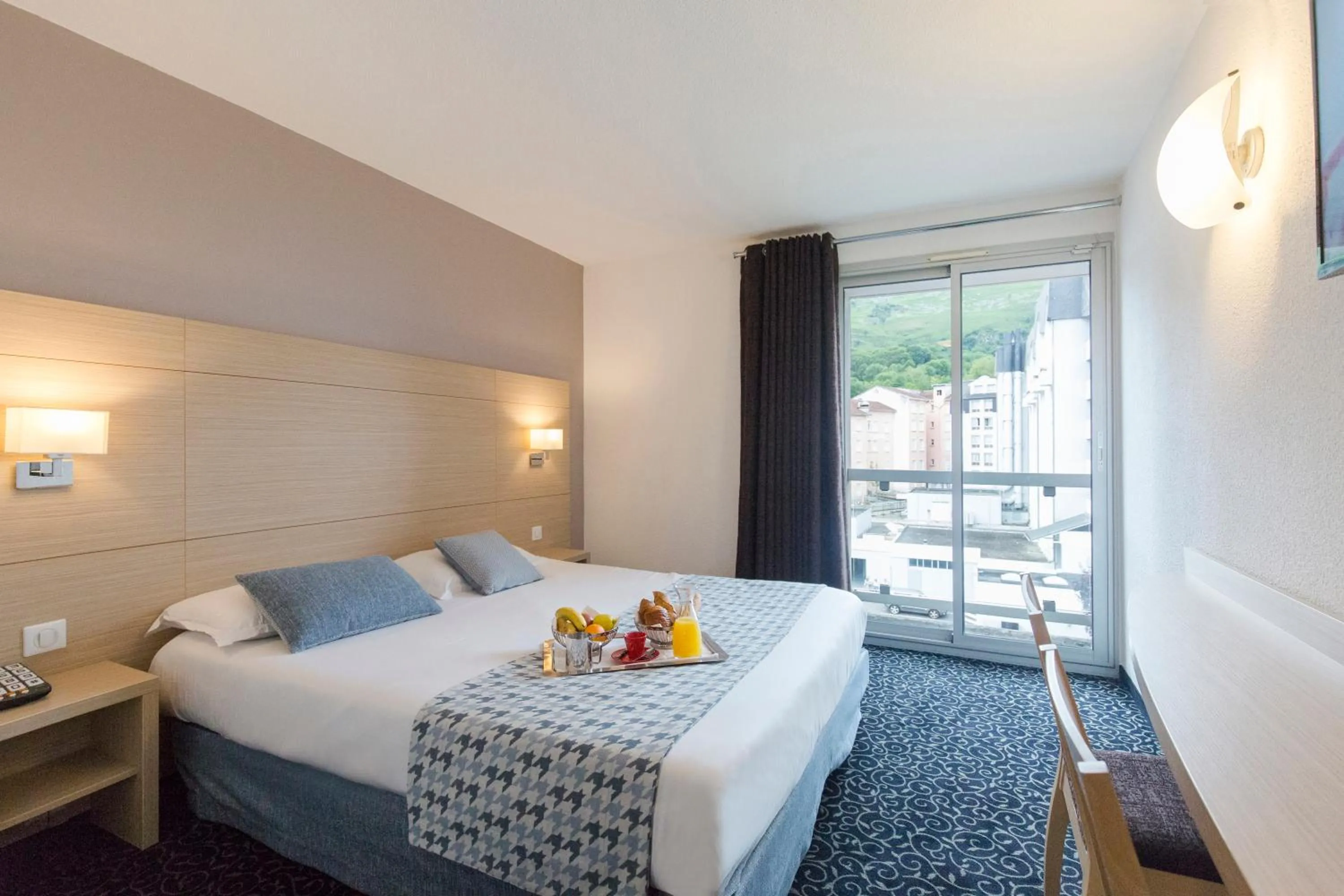 Double Room in Hôtel Le Méditerranée