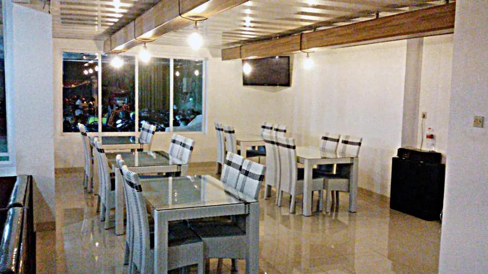 Restaurant/places to eat in Mitra Hotel Restaurant/places to eat in Mitra Hotel