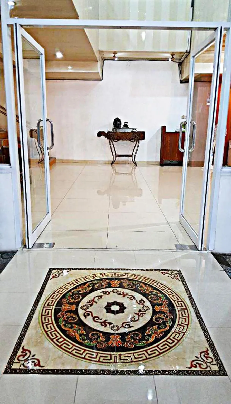 Facade/entrance in Mitra Hotel