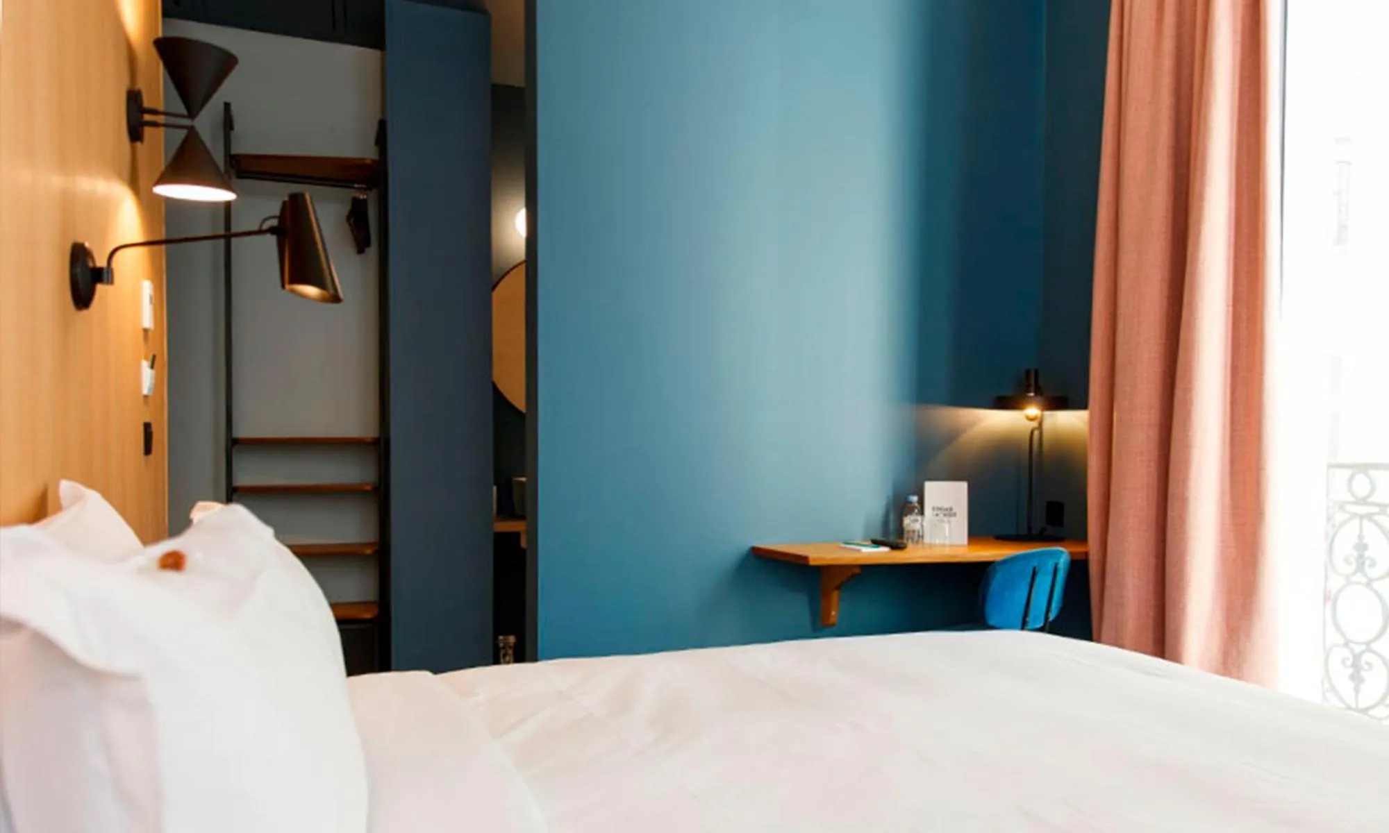 Bedroom, Bed in Hôtel Edgar & Achille