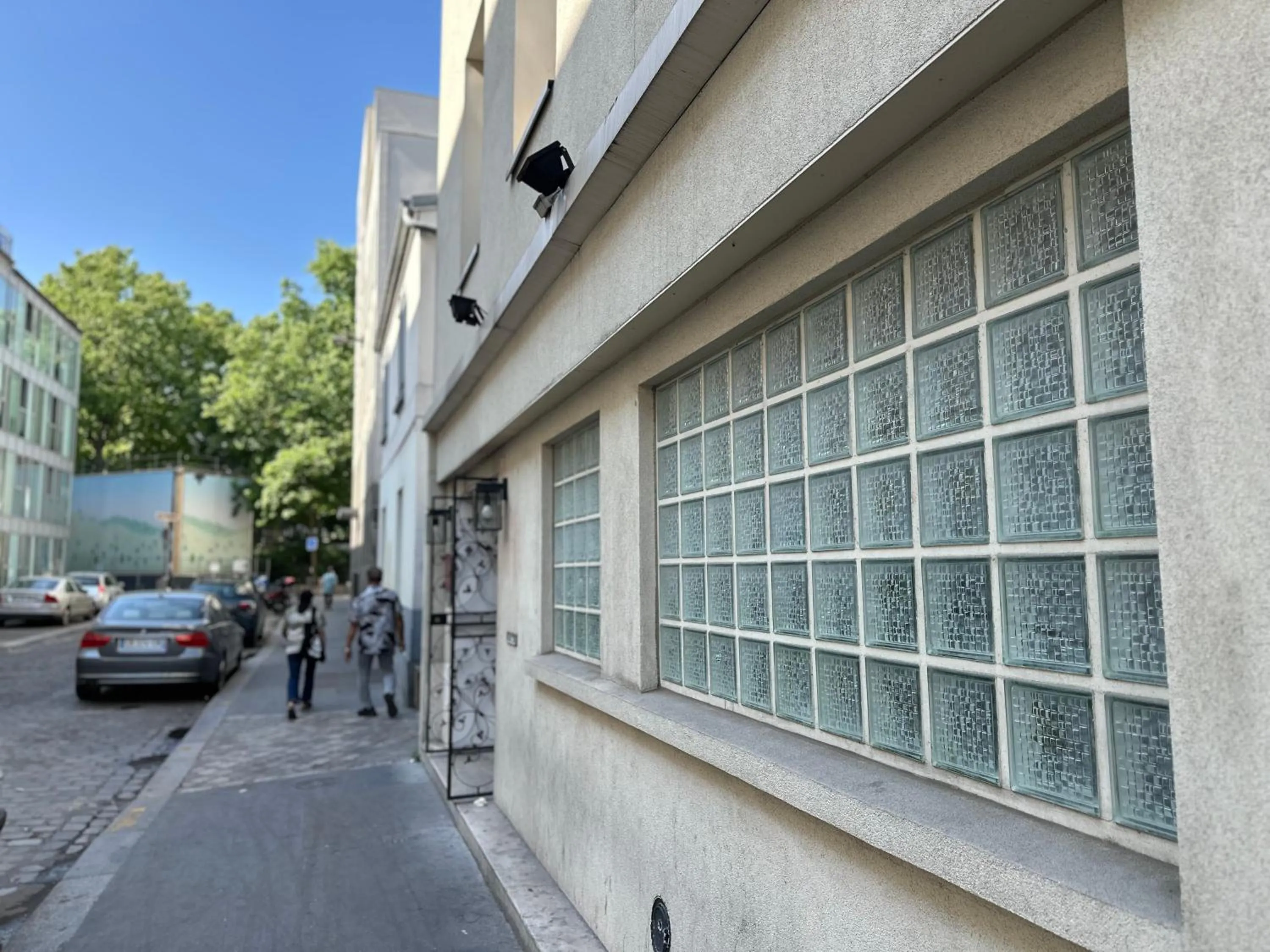 Neighbourhood in Merryl Hotel