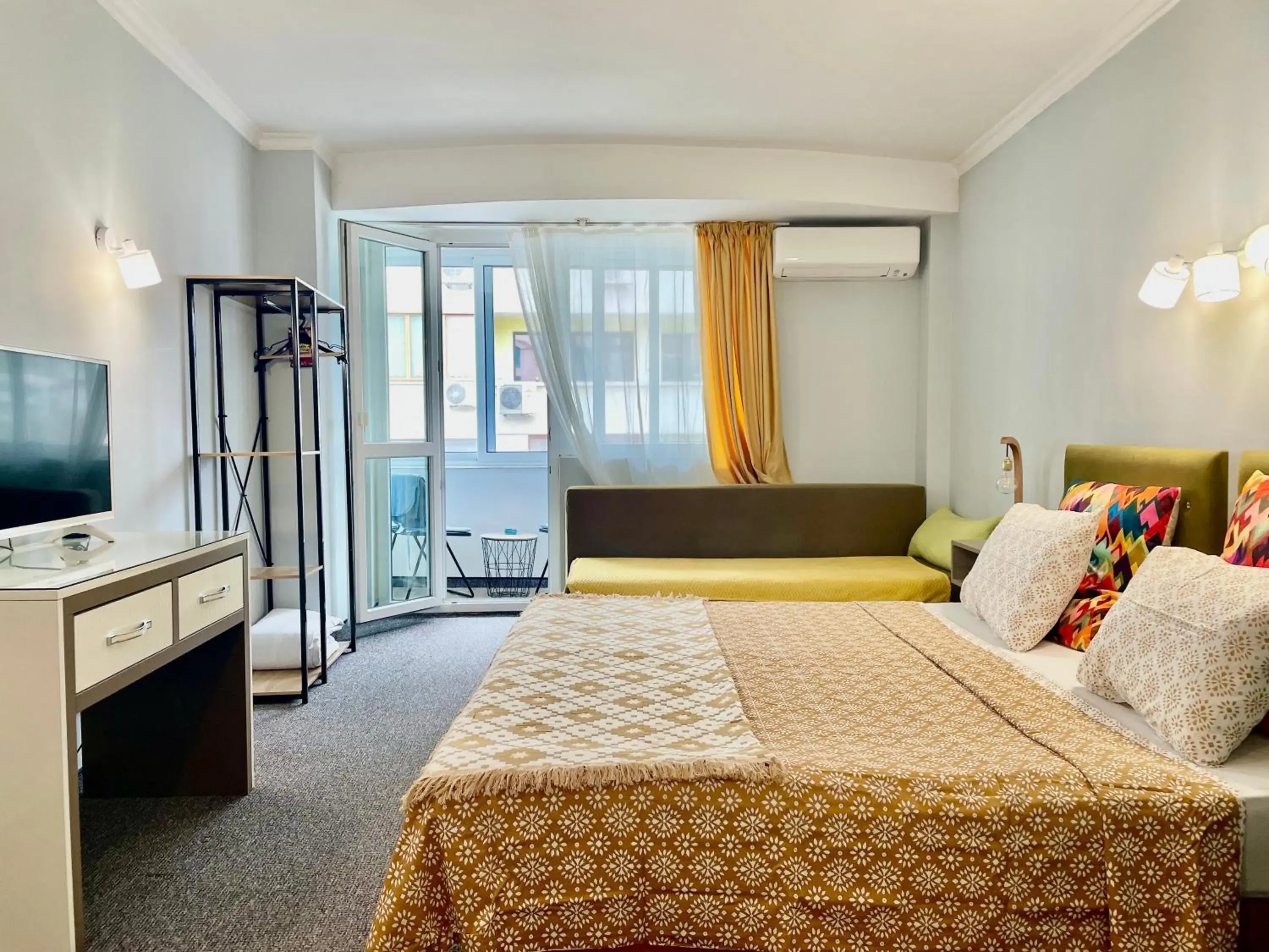 Double Room with Balcony (2 Adults + 1 Child) in White Rose Guest Rooms Double Room with Balcony (2 Adults + 1 Child) in White Rose Guest Rooms