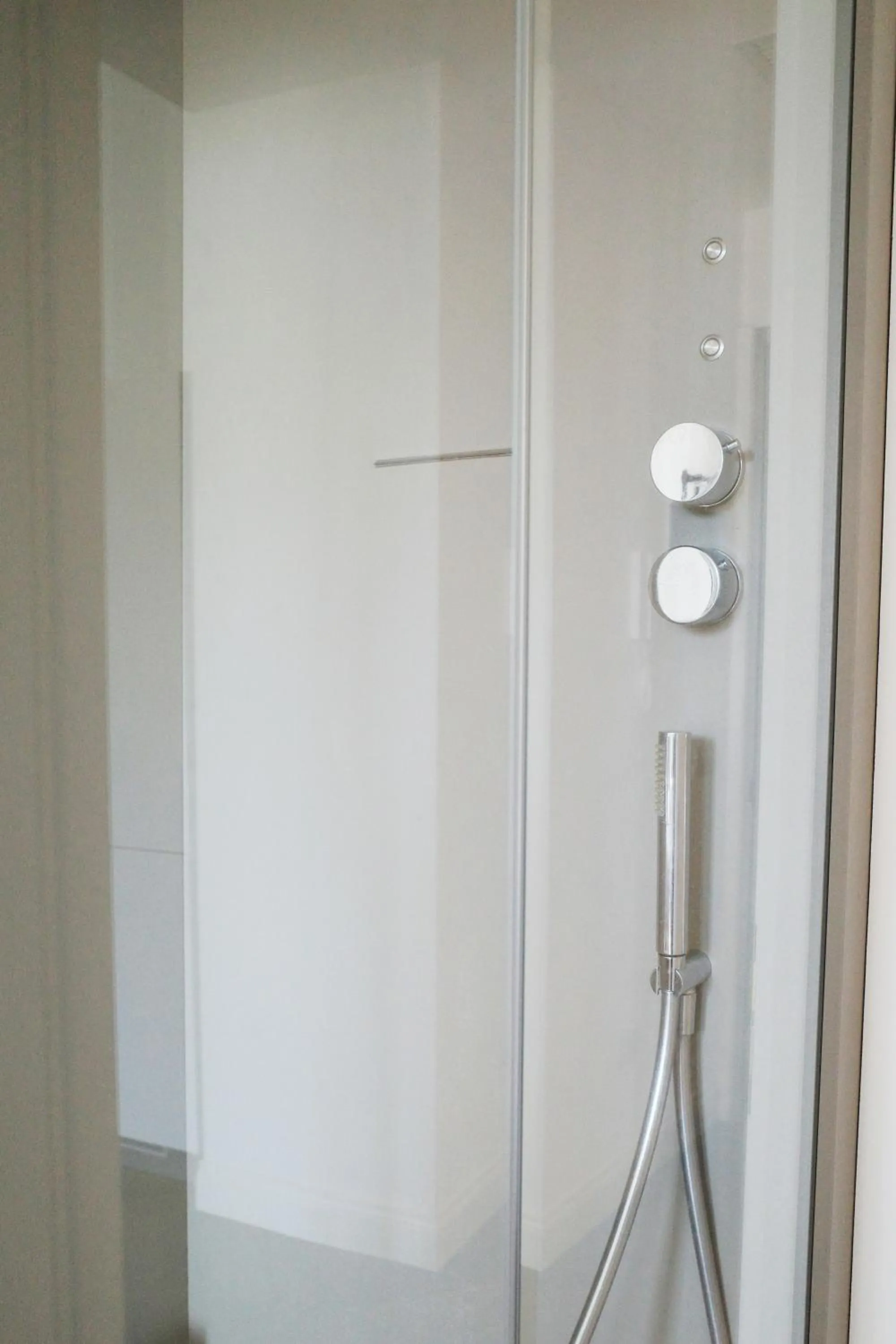 Shower in PORTA NUOVA SUITES