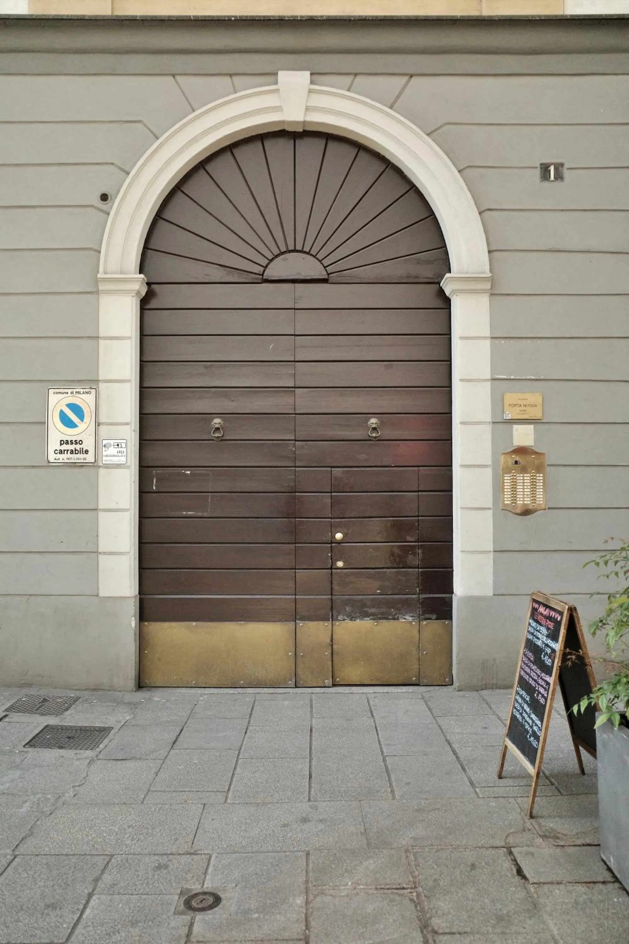 Facade/entrance in PORTA NUOVA SUITES