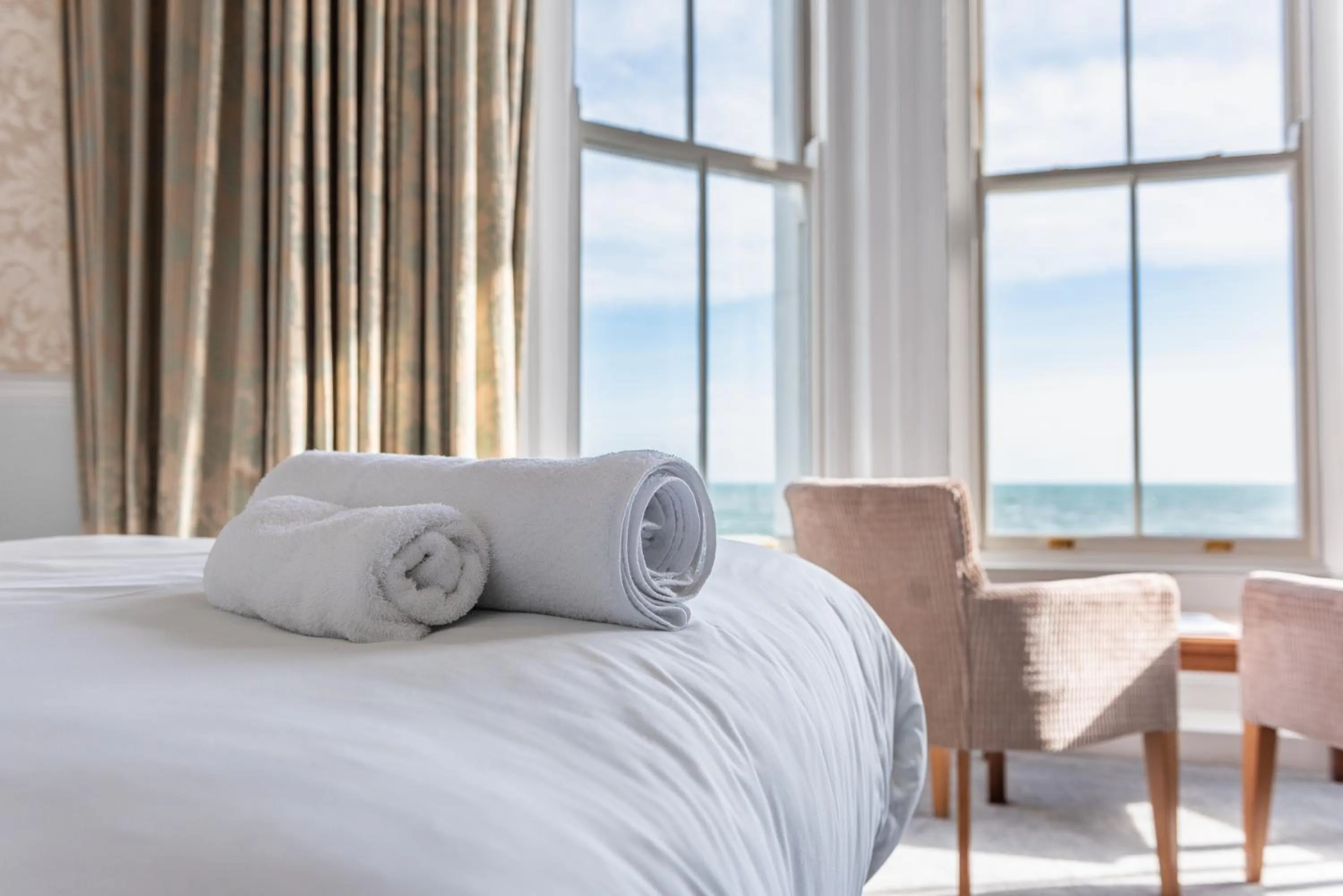 Bed in The Queens Hotel