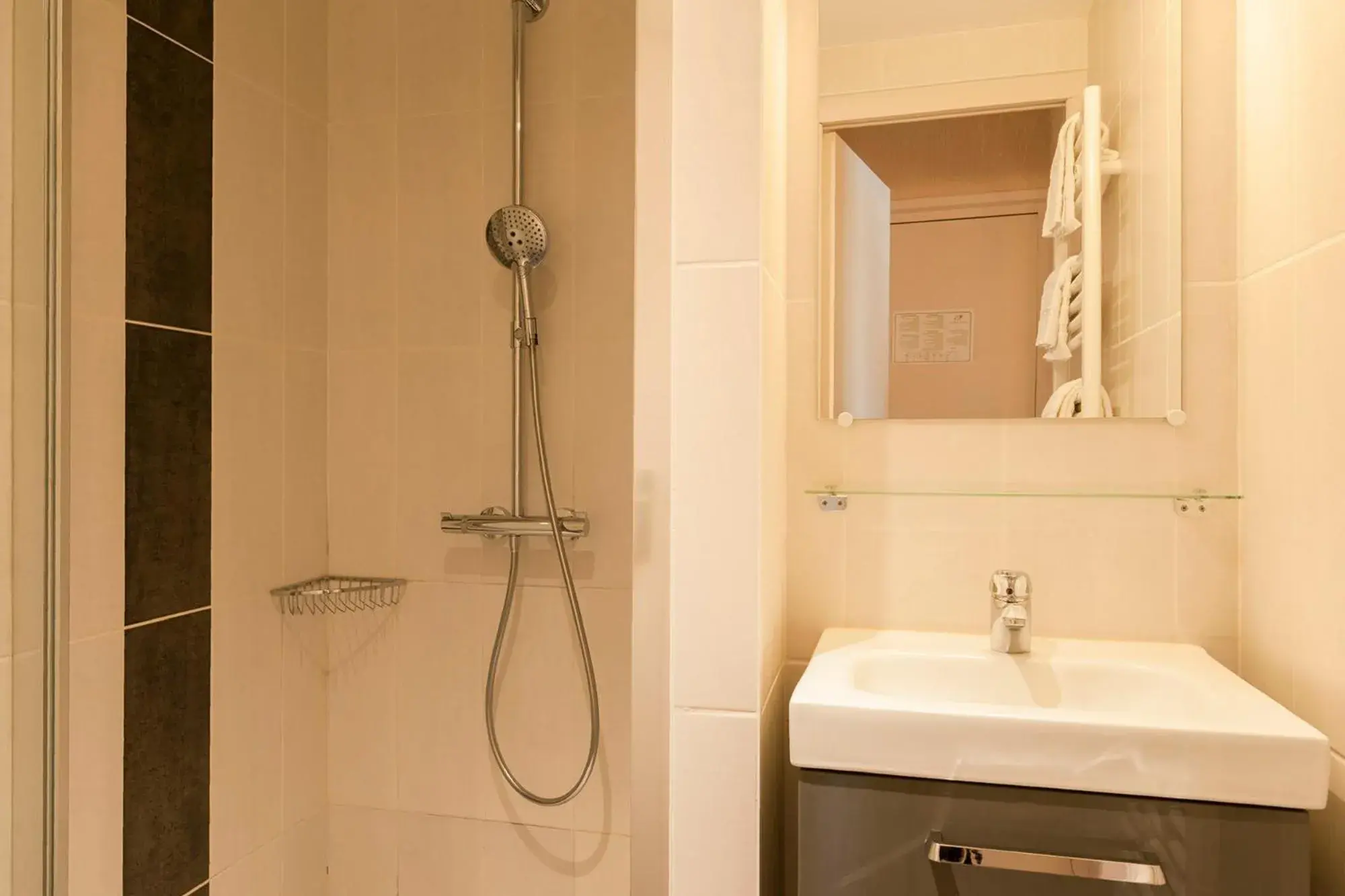 Double Room (Parc View) in Manoir de la Roche Torin, The Originals Relais Double Room (Parc View) in Manoir de la Roche Torin, The Originals Relais