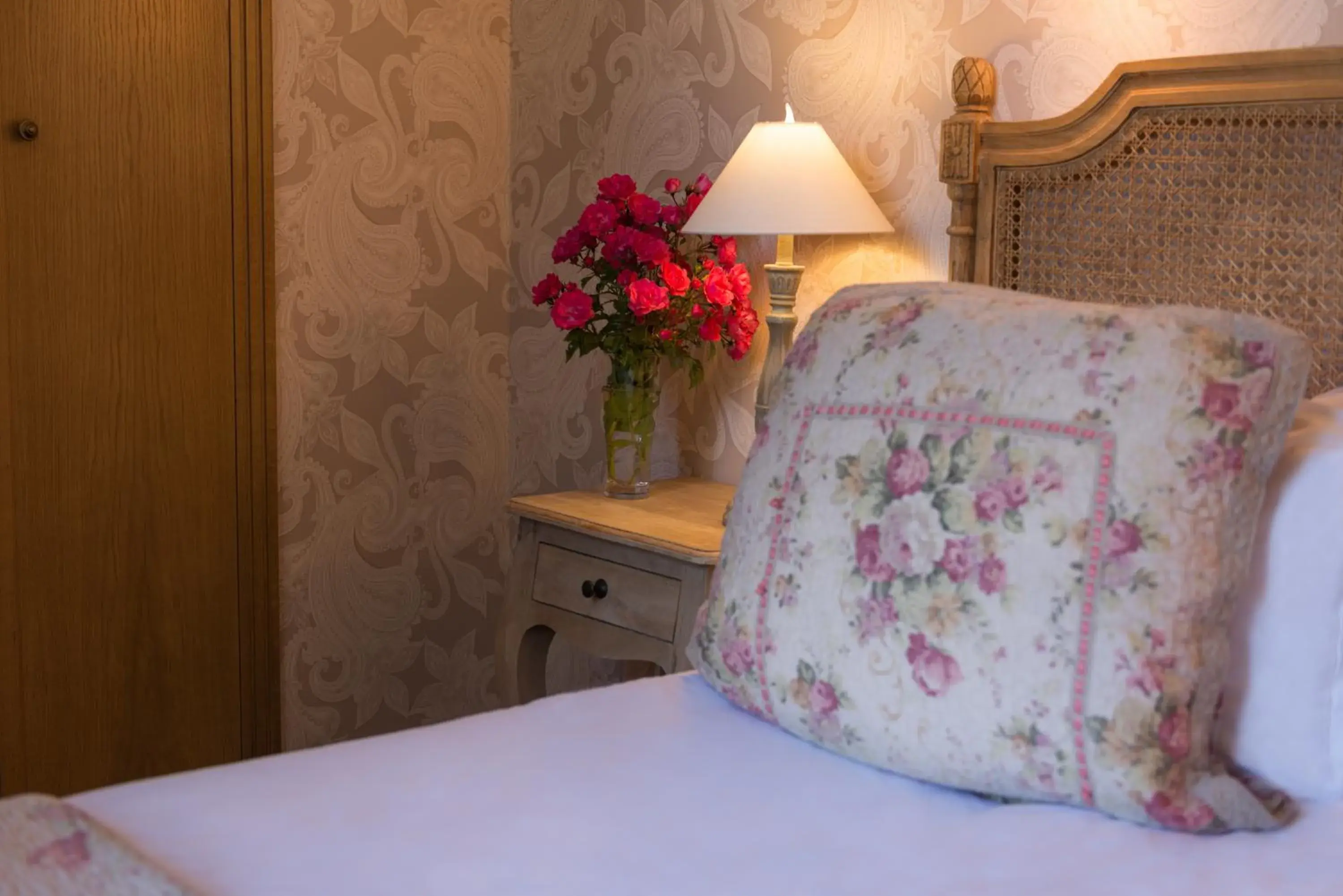 Bed in Manoir de la Roche Torin, The Originals Relais Bed in Manoir de la Roche Torin, The Originals Relais