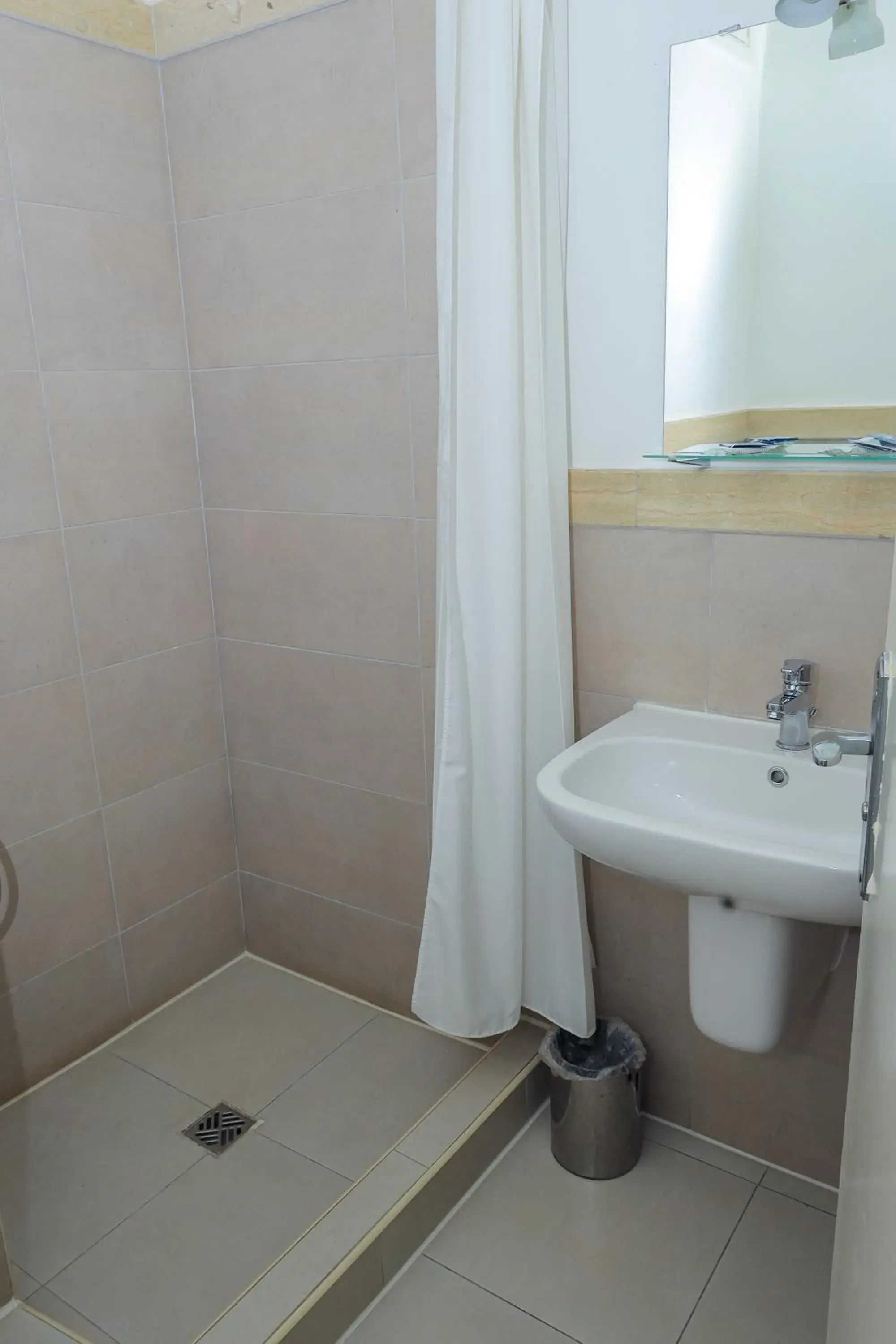 Deluxe King Room - single occupancy in Cleopatra Hotel Deluxe King Room - single occupancy in Cleopatra Hotel