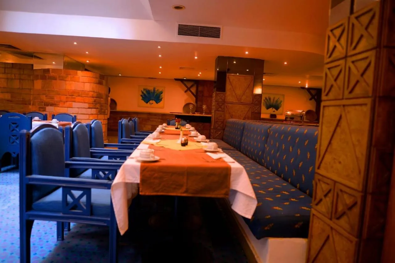 Restaurant/places to eat in Cleopatra Hotel