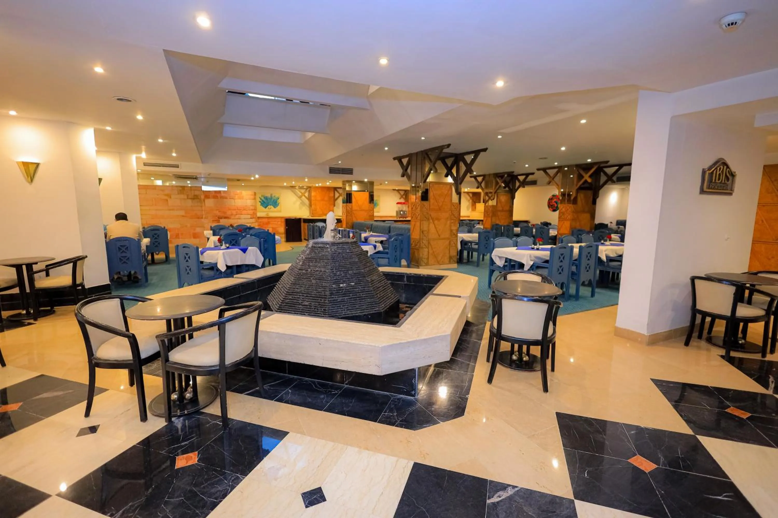 Restaurant/places to eat in Cleopatra Hotel