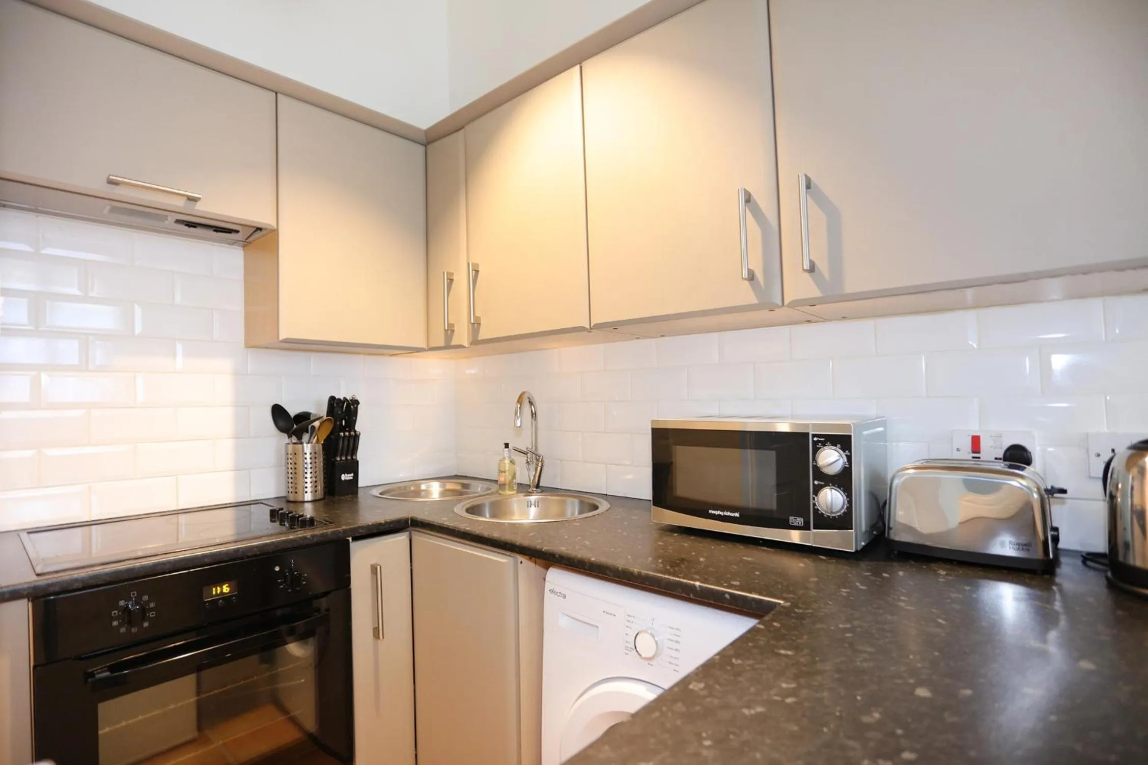 Dalmeny Street Apartment