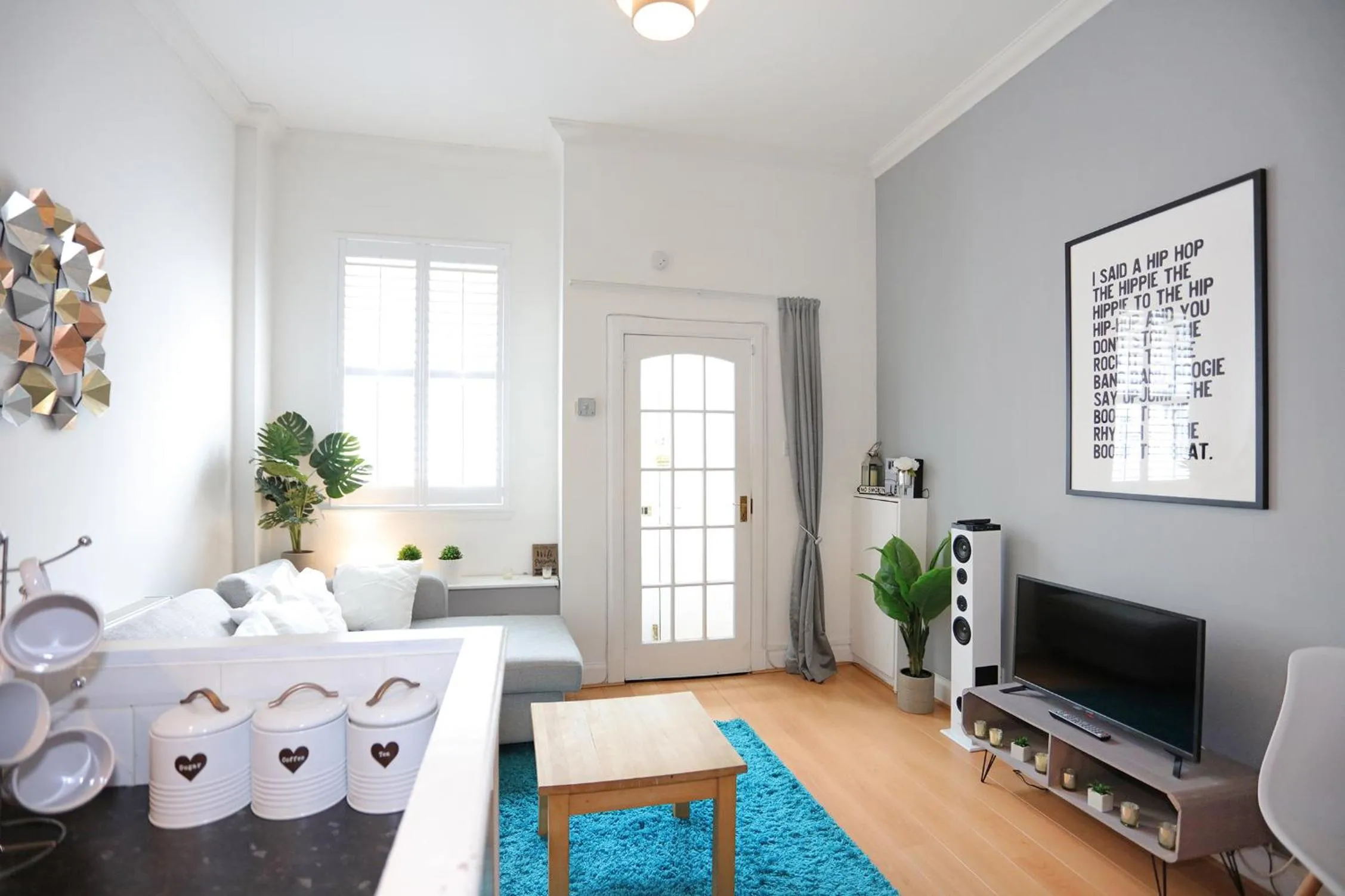 Dalmeny Street Apartment
