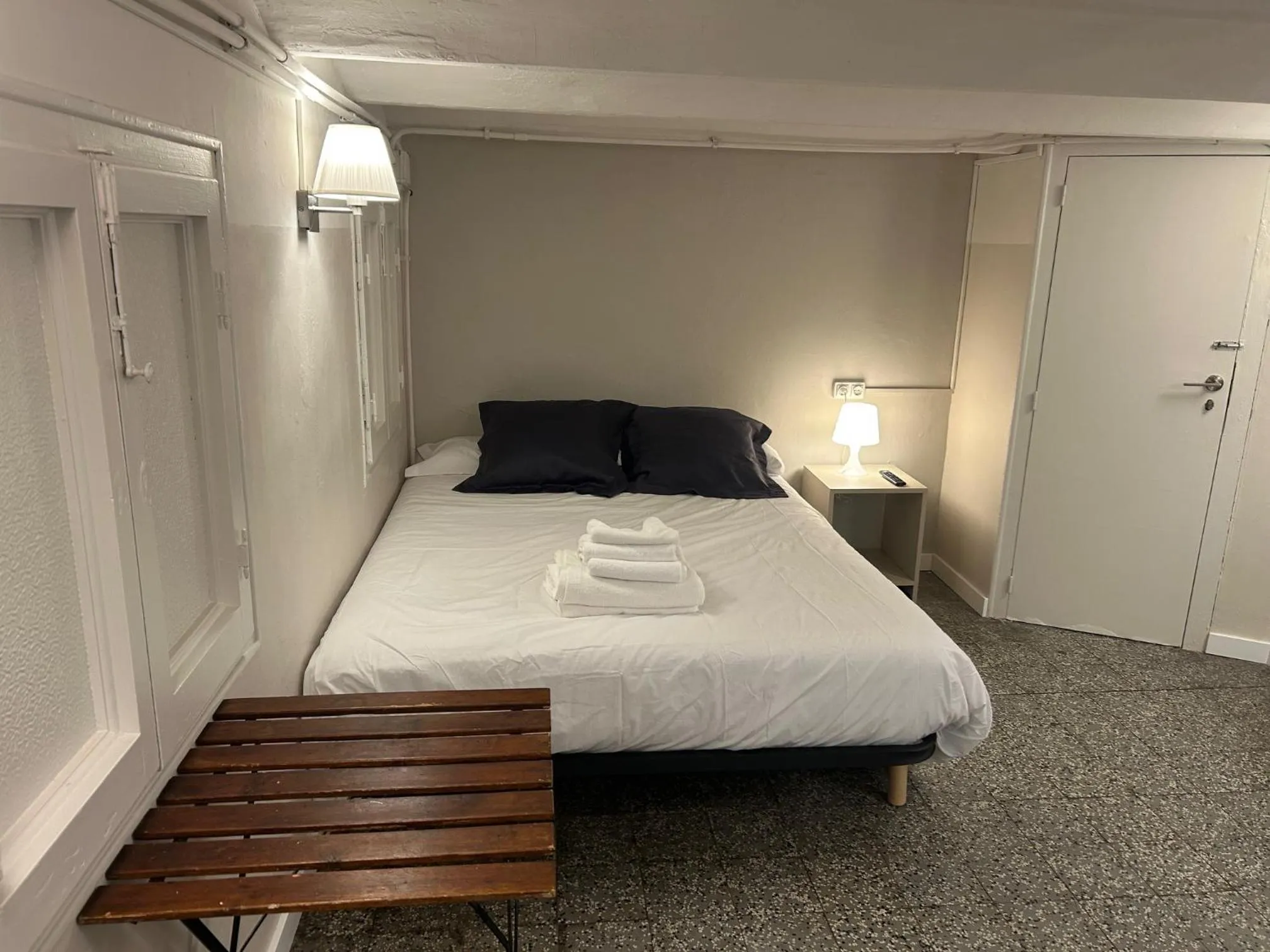 Bed in Hostalin Barcelona Gran Via