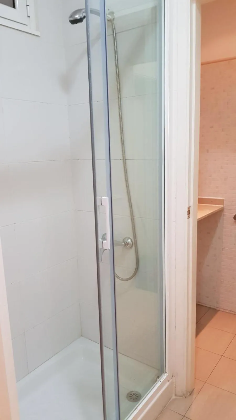 Bathroom in Hostalin Barcelona Gran Via