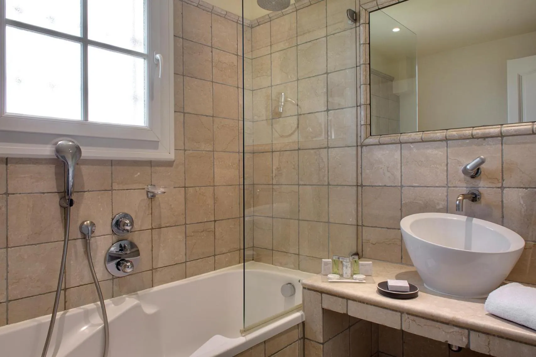 Bathroom in Maison Bérard Hôtel - Restaurant - Spa