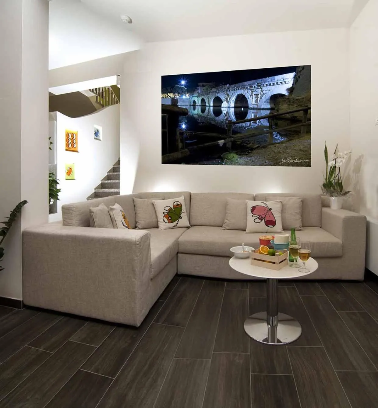 Communal lounge/ TV room in Hotel Casablanca