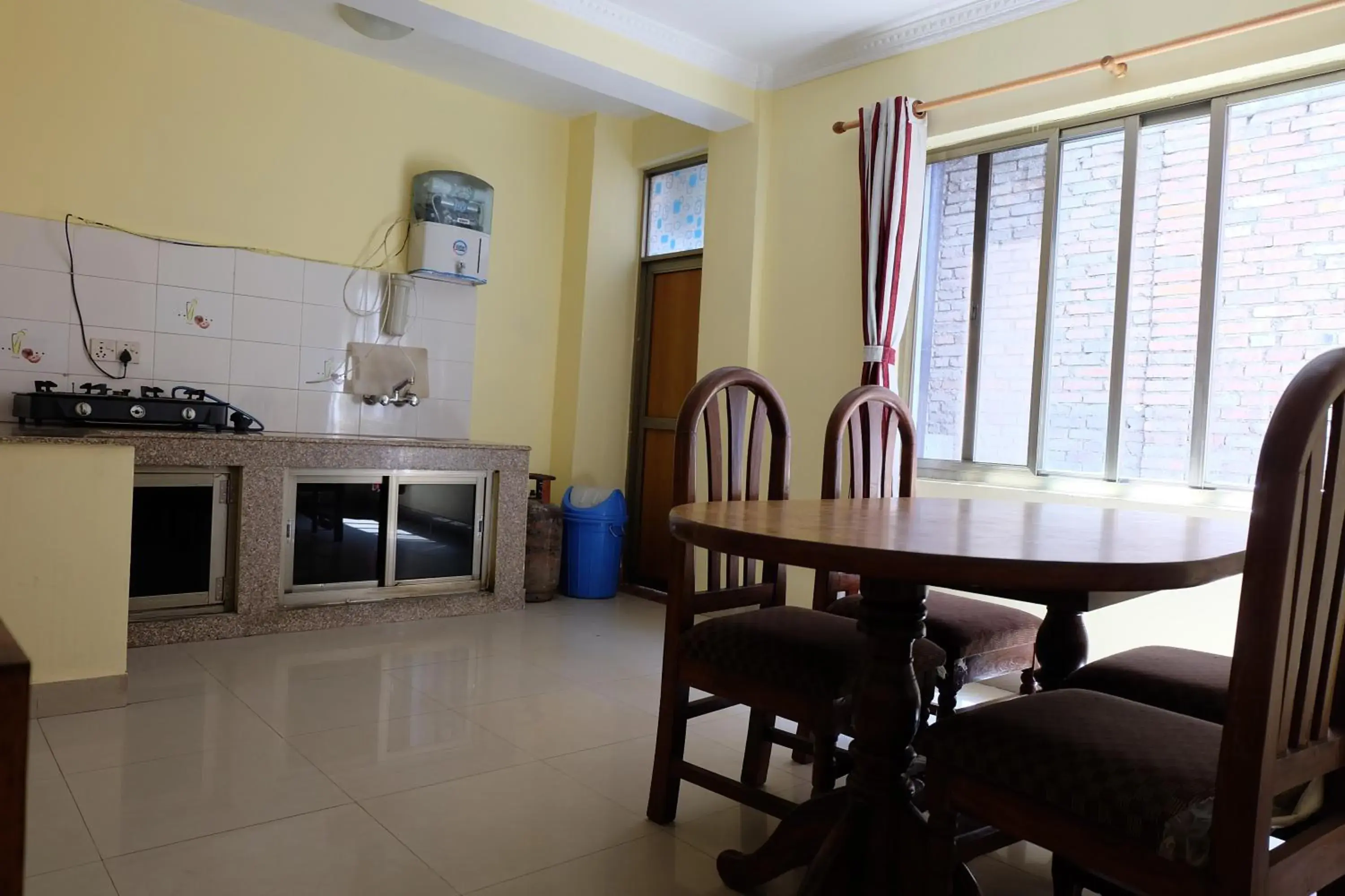 Kitchen or kitchenette, Dining Area in Hotel Mountain Gateway