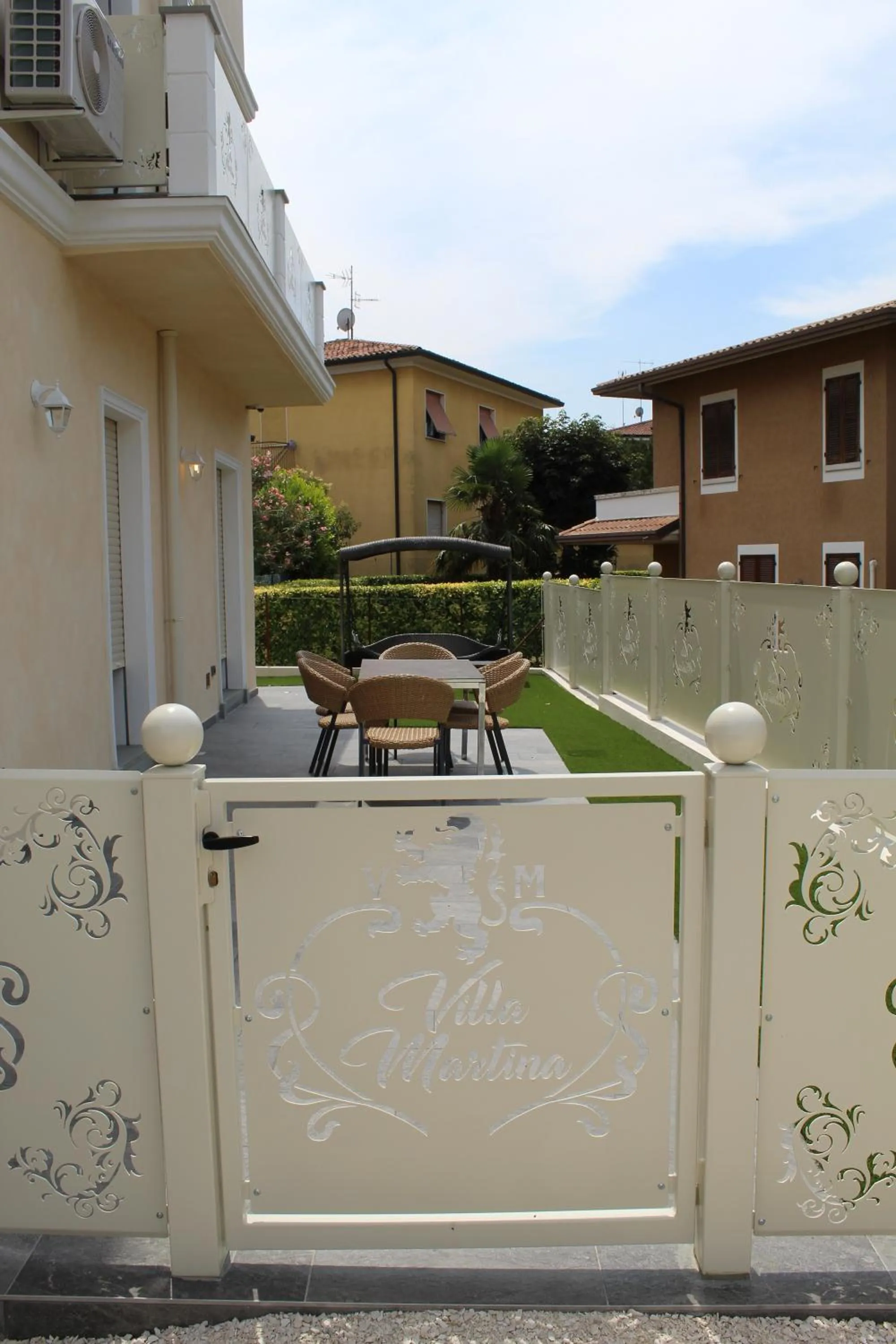 Property building in Villa Martina