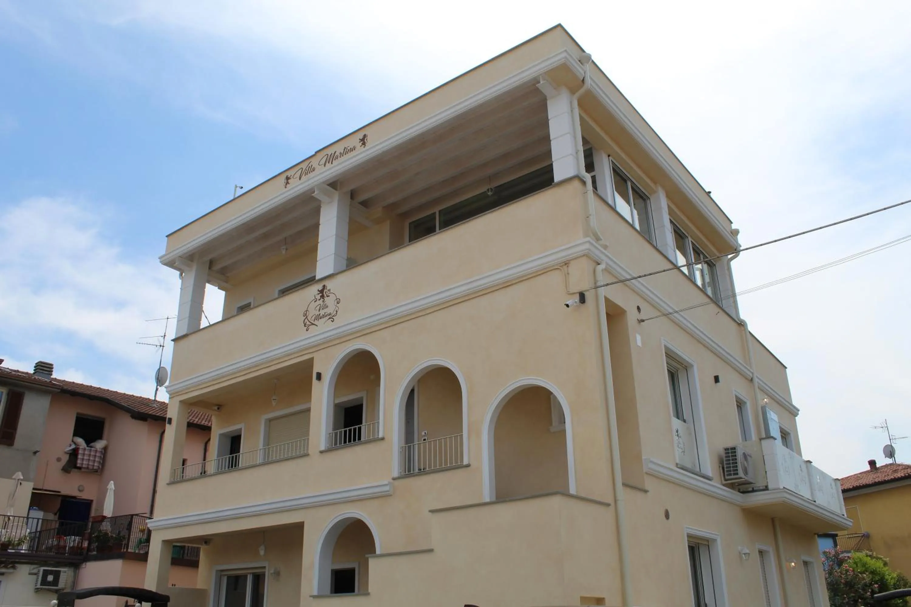 Property building in Villa Martina