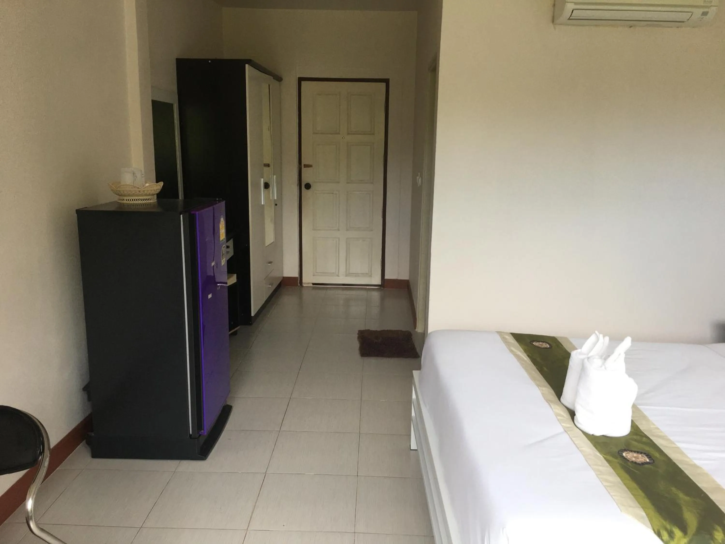 Bed in Siriburi Resort