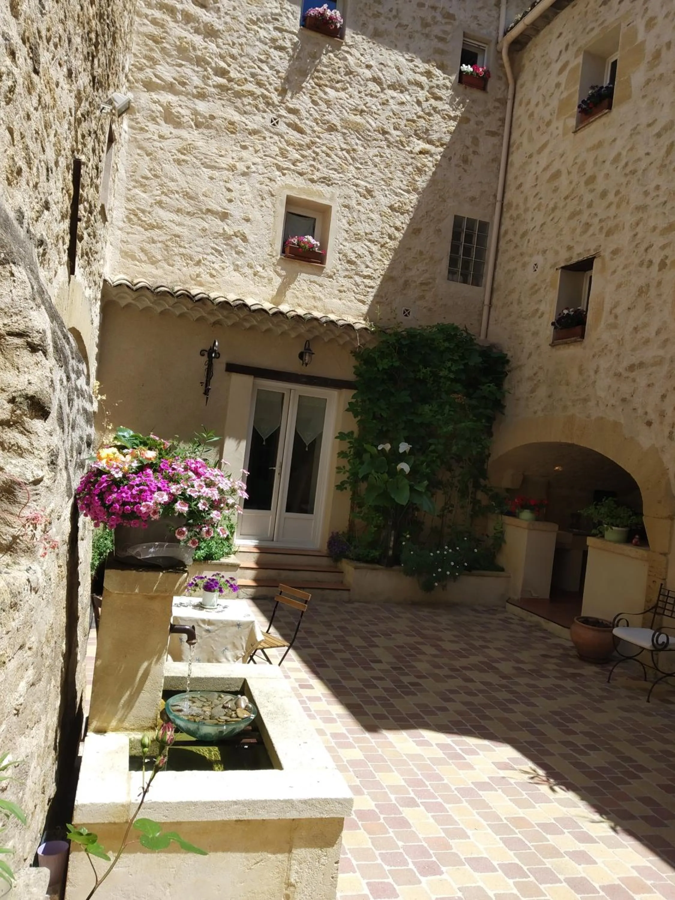 Garden view in Le Térébinthe B&B