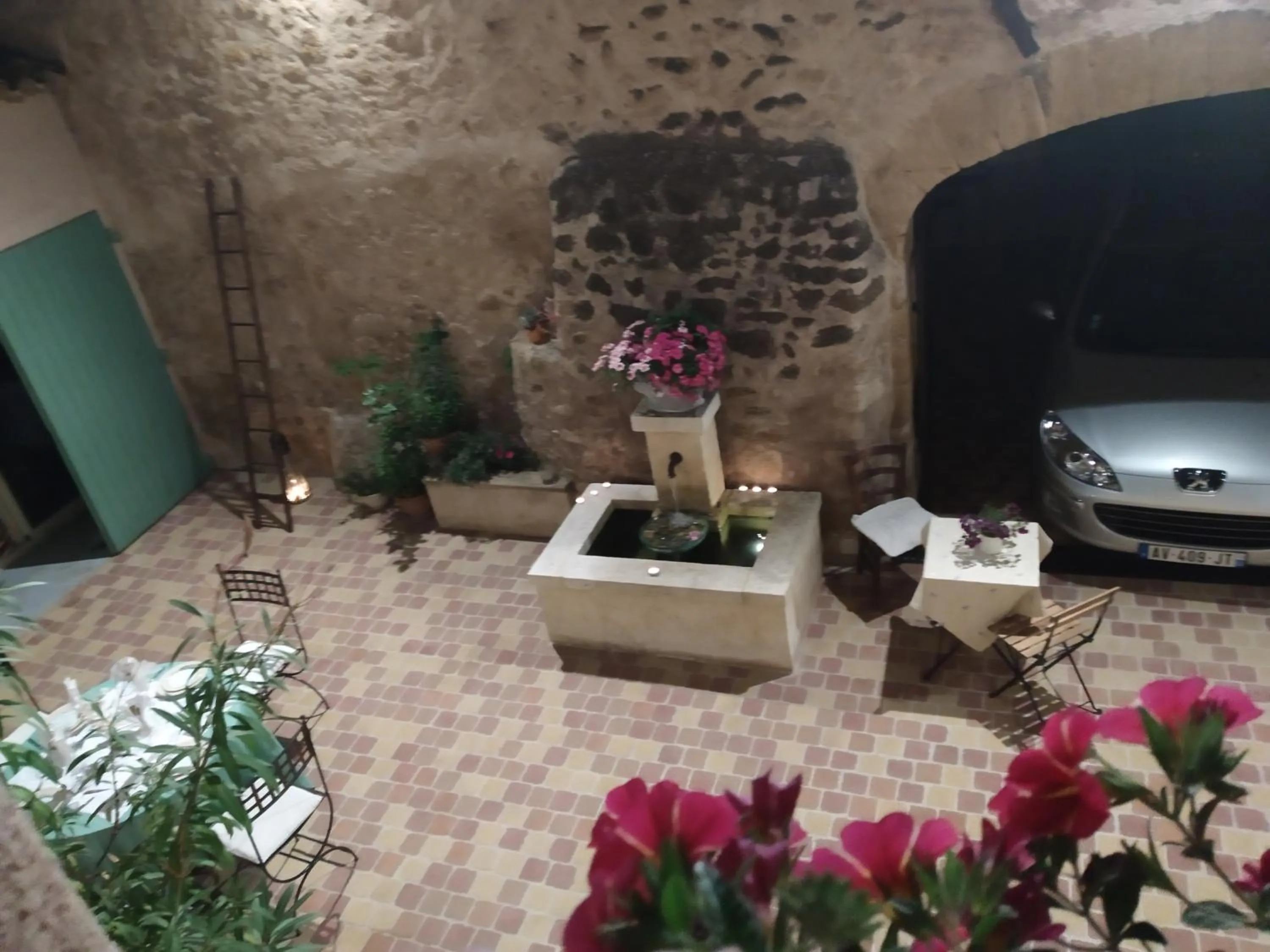 Parking in Le Térébinthe B&B