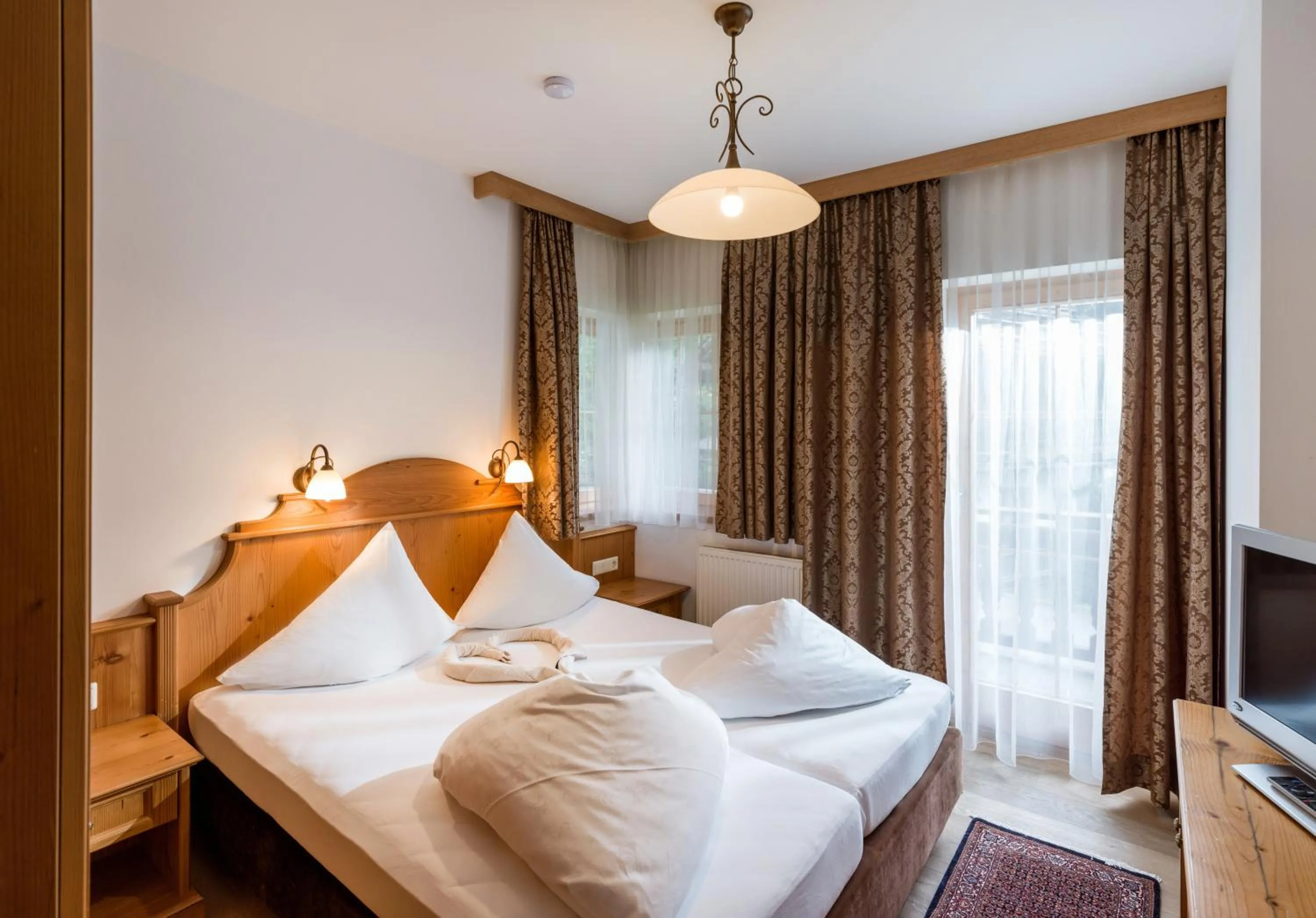 TV and multimedia, Bed in S'Dörfl Chalets