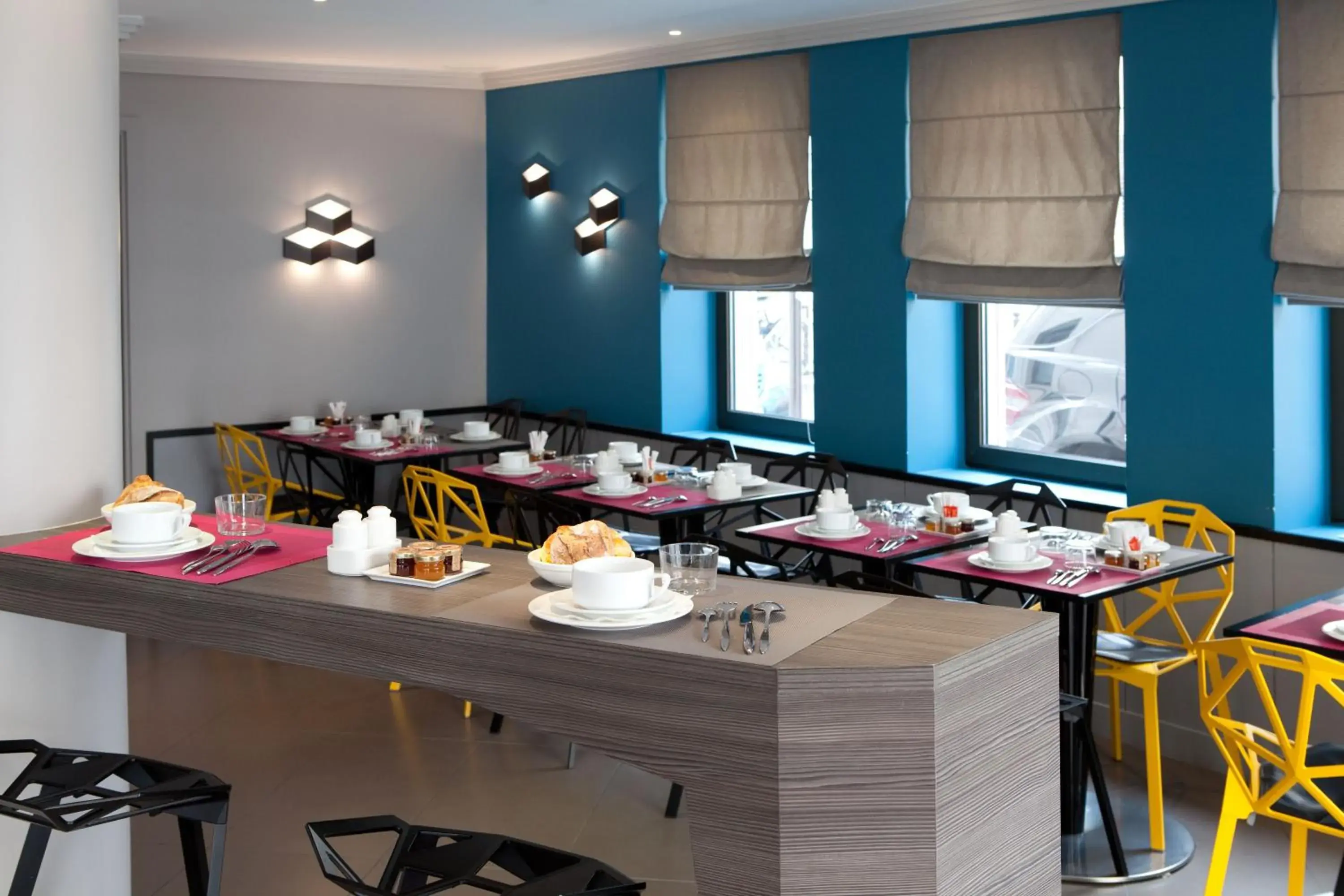 Breakfast in Hotel Eiffel Capitol Breakfast in Hotel Eiffel Capitol