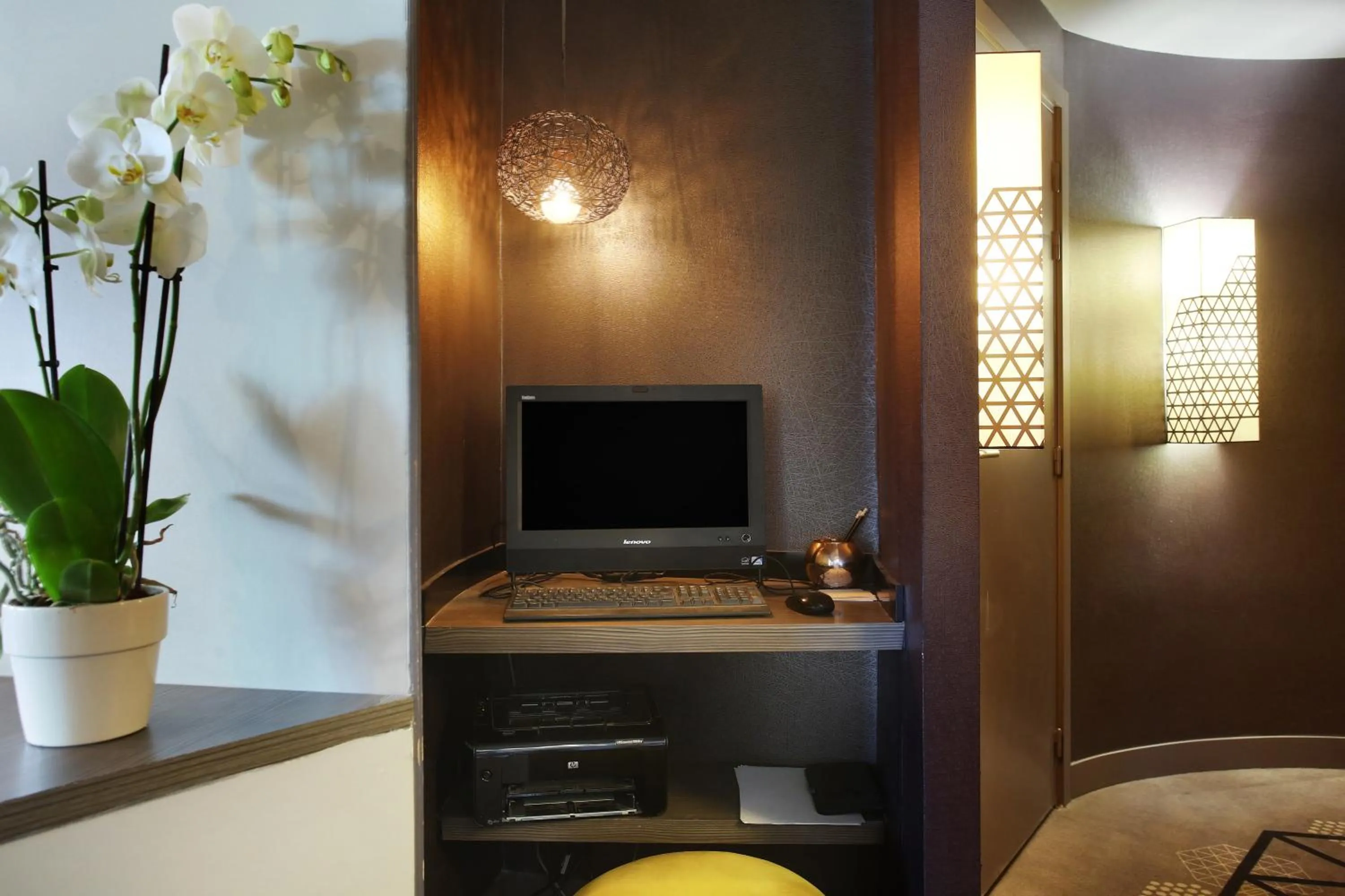 Seating area in Hotel Eiffel Capitol