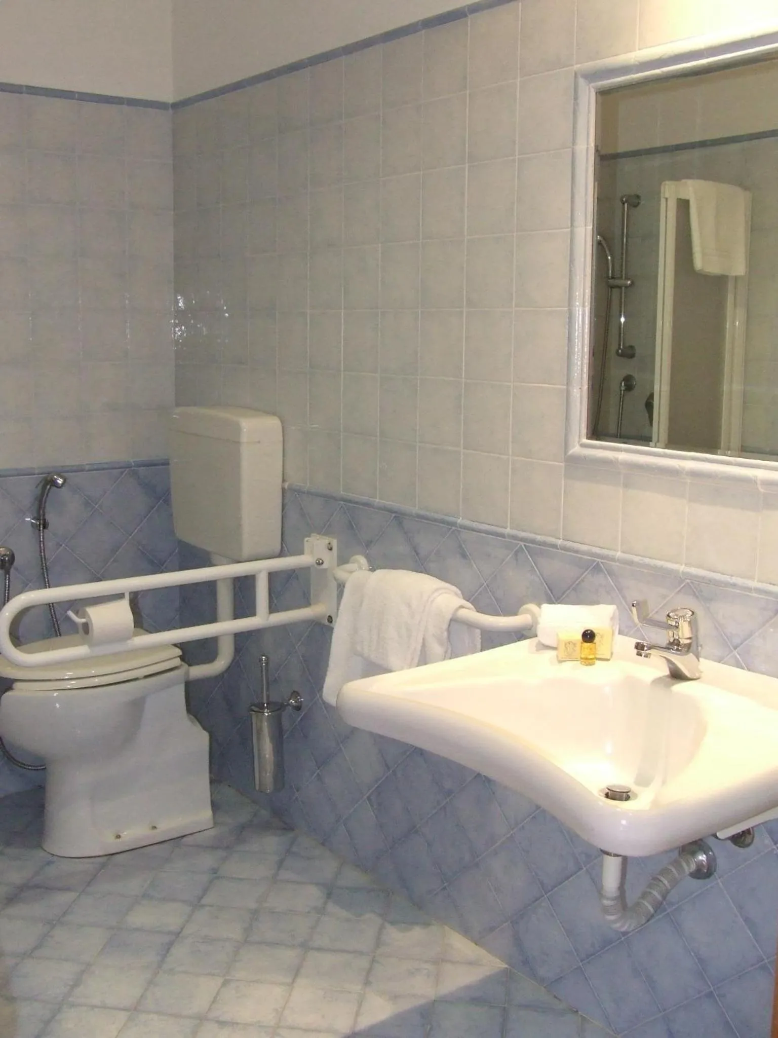 Bathroom in Hotel Ghibellino