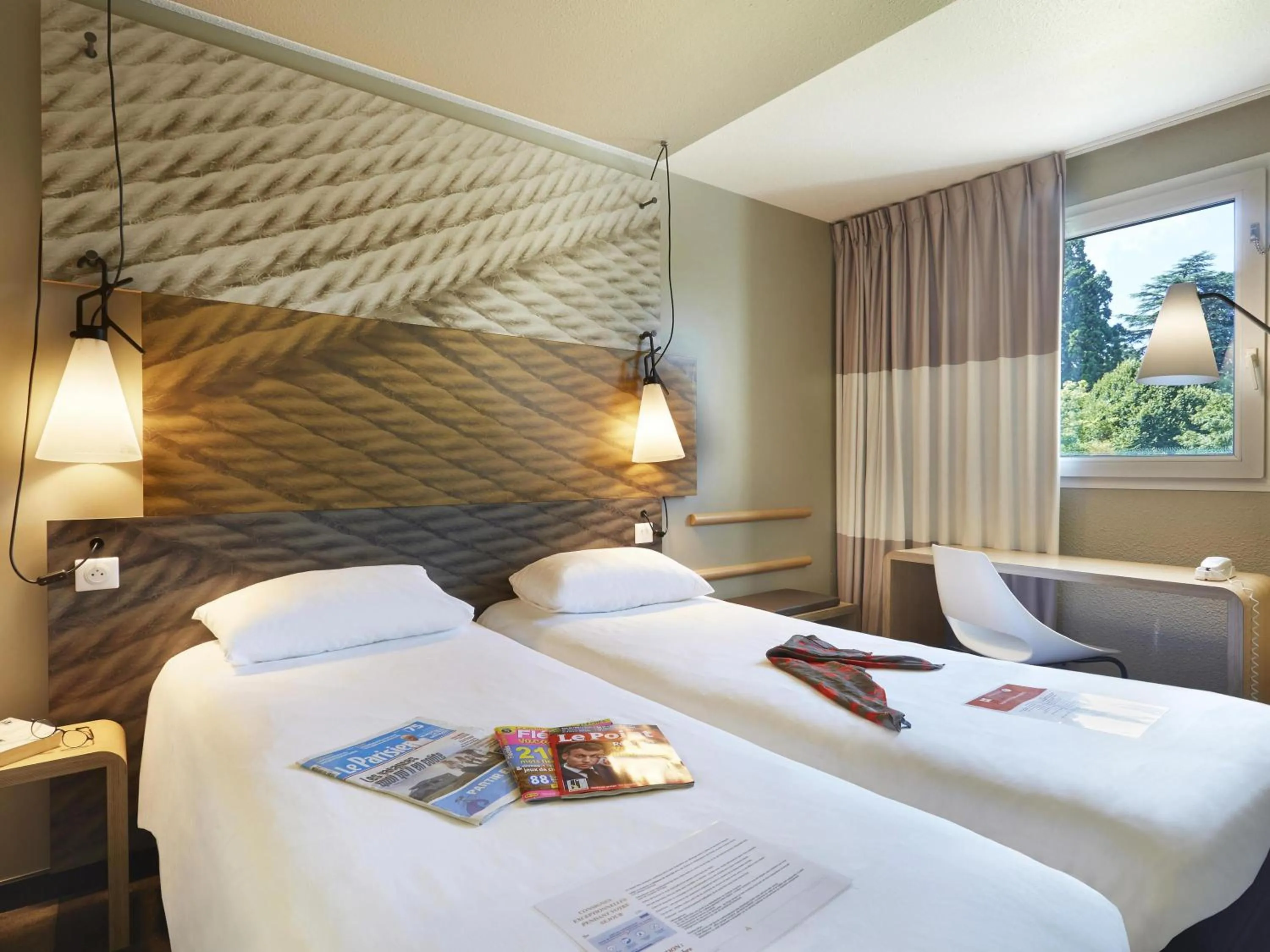 Bedroom, Bed in ibis Archamps Porte de Genève