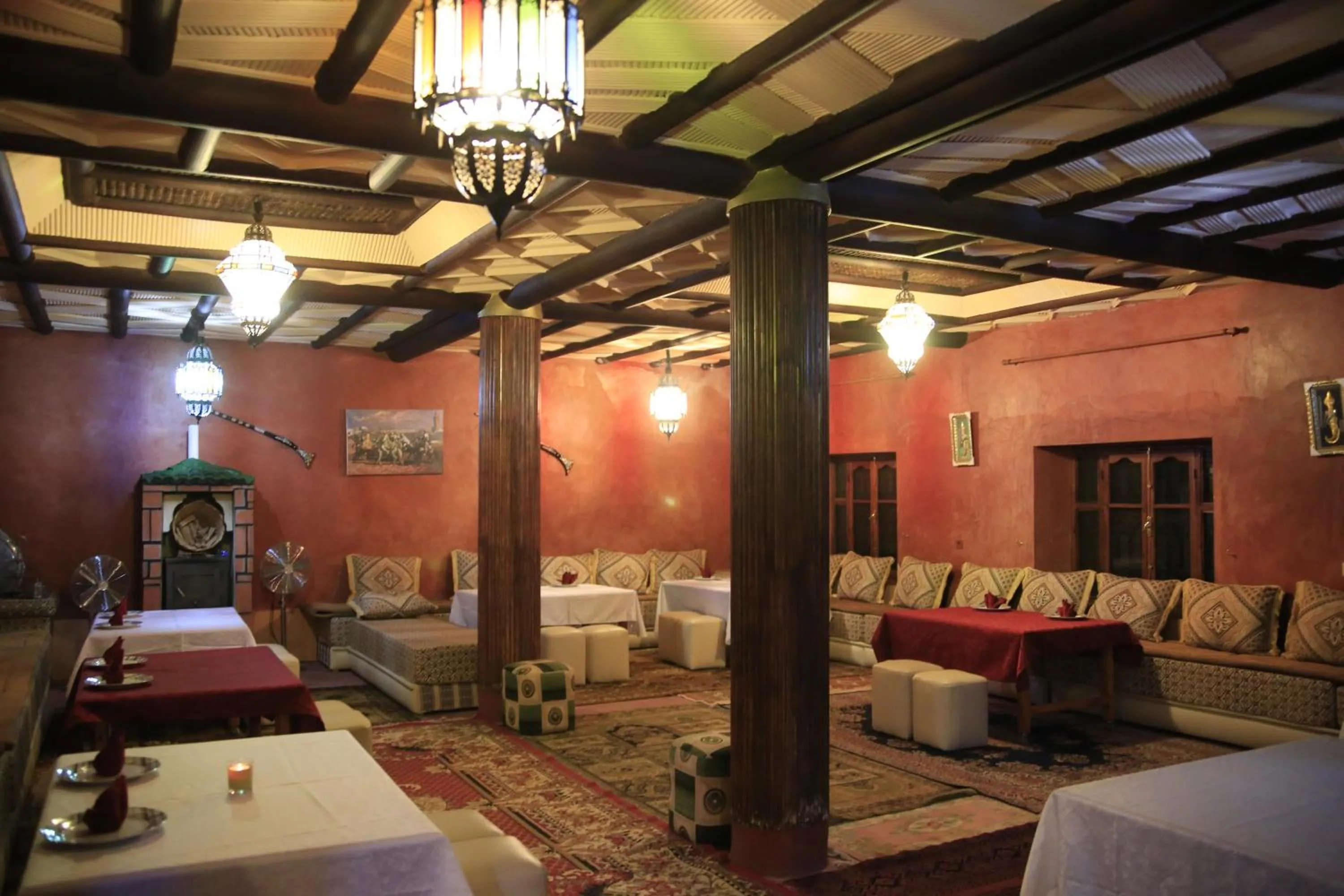 Restaurant/places to eat in Maison d'Hôtes Nouflla