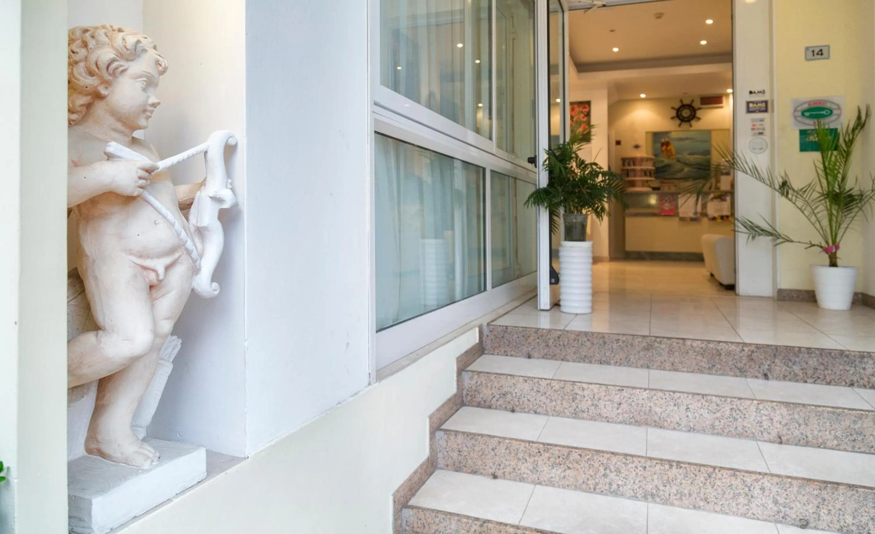 Facade/entrance in Hotel Roby