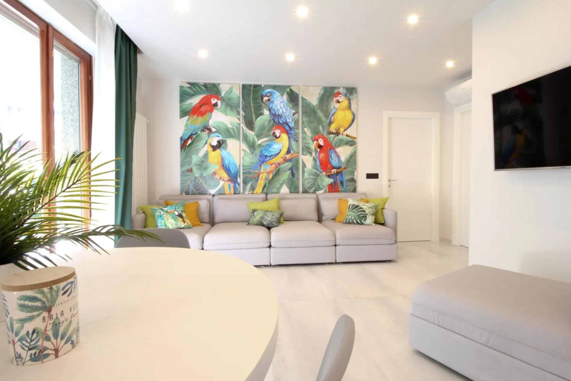 Parrots & Palms