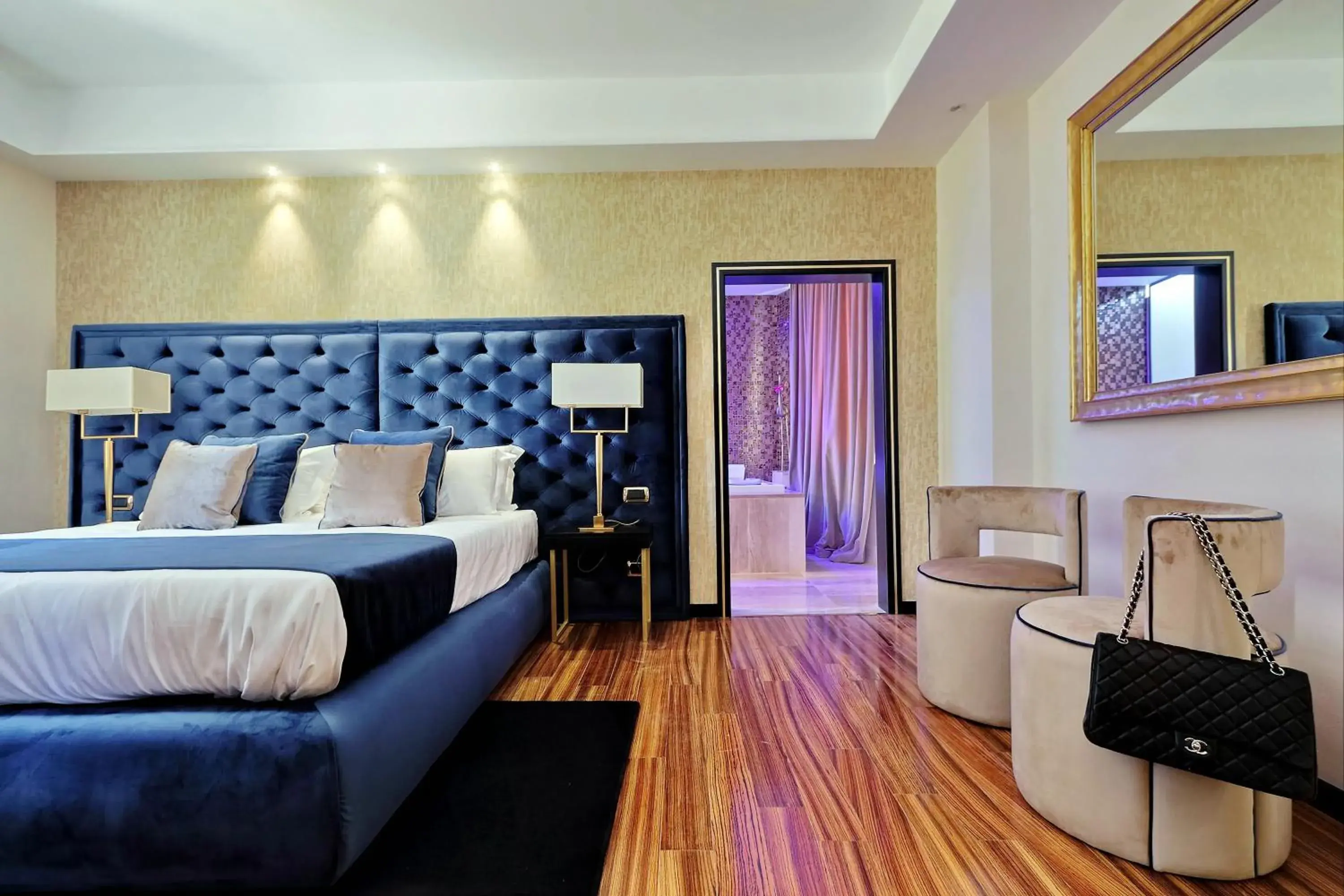 Bed in Spanish Diamond Luxury Suites & Jacuzzi Bed in Spanish Diamond Luxury Suites & Jacuzzi