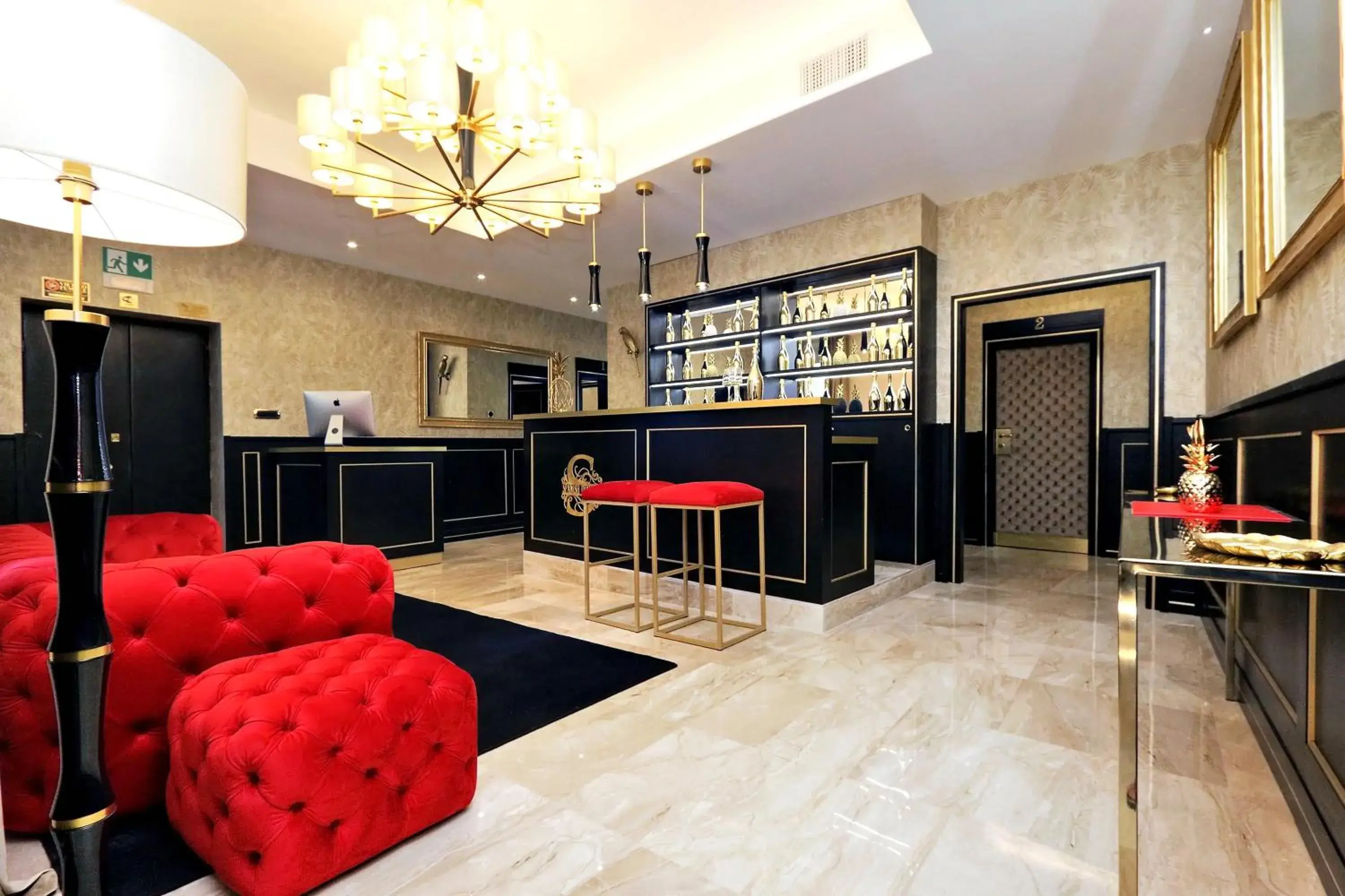 Lounge or bar in Spanish Diamond Luxury Suites & Jacuzzi Lounge or bar in Spanish Diamond Luxury Suites & Jacuzzi