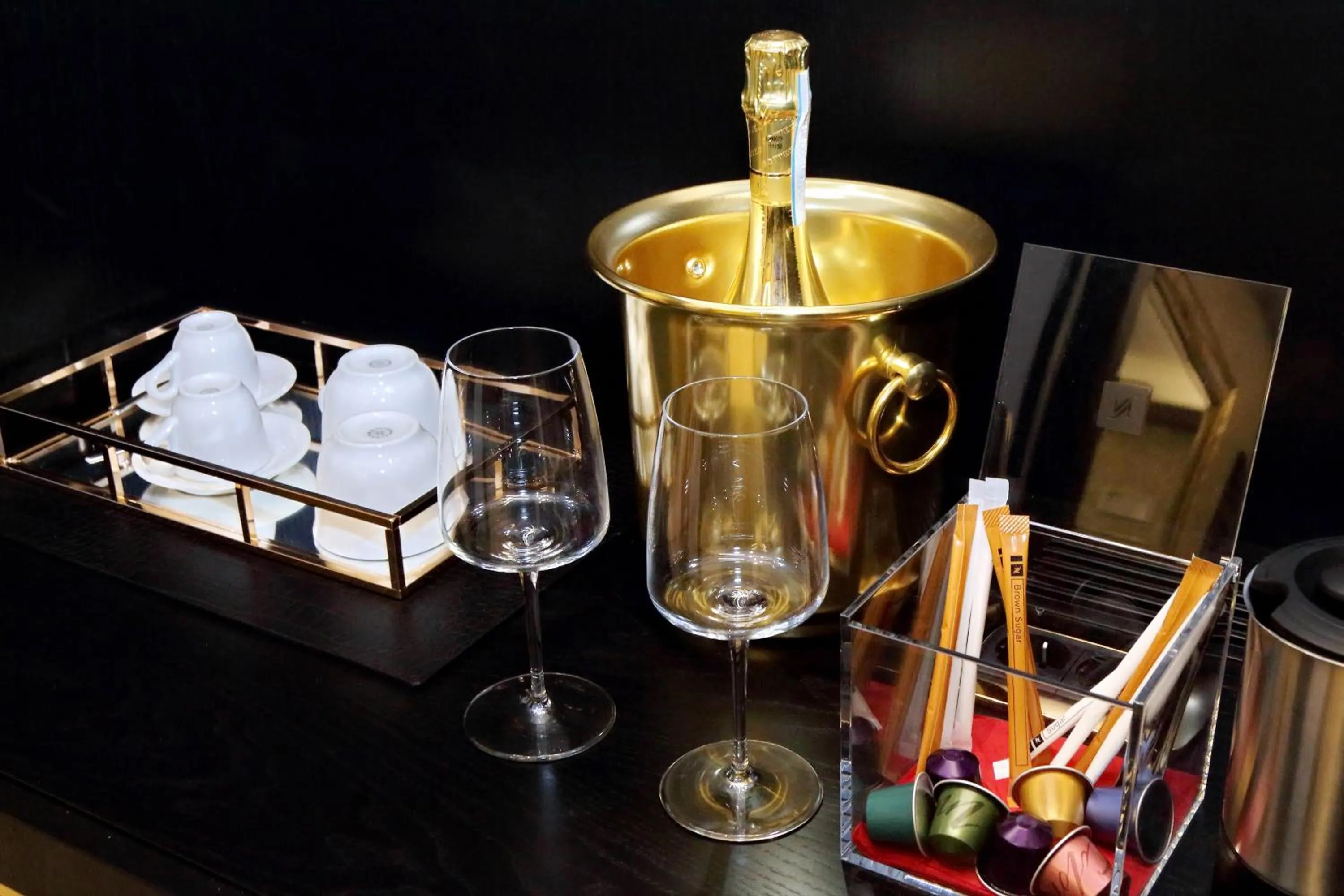 Alcoholic drinks in Spanish Diamond Luxury Suites & Jacuzzi