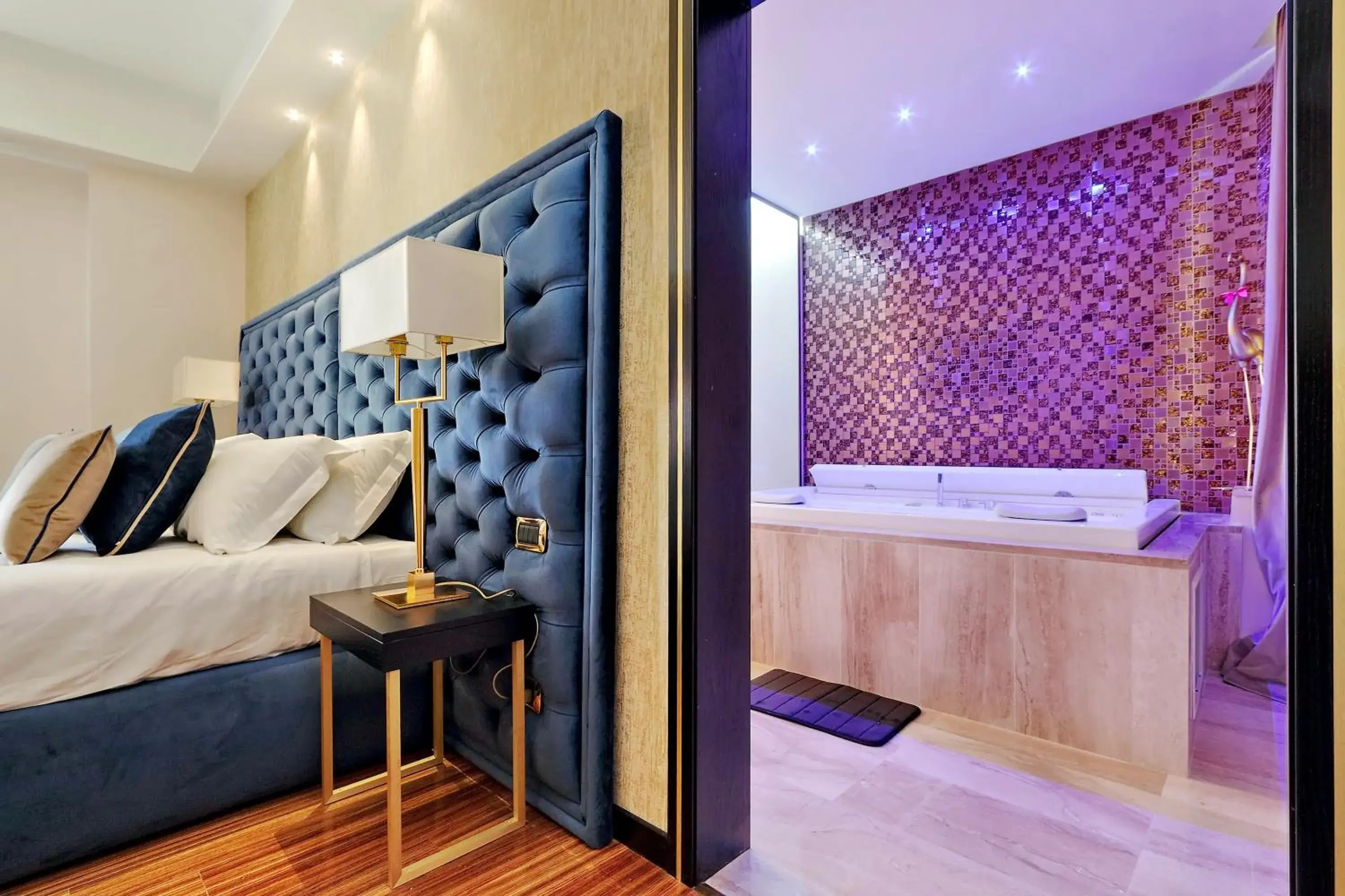 Hot Tub, Bed in Spanish Diamond Luxury Suites & Jacuzzi Hot Tub, Bed in Spanish Diamond Luxury Suites & Jacuzzi