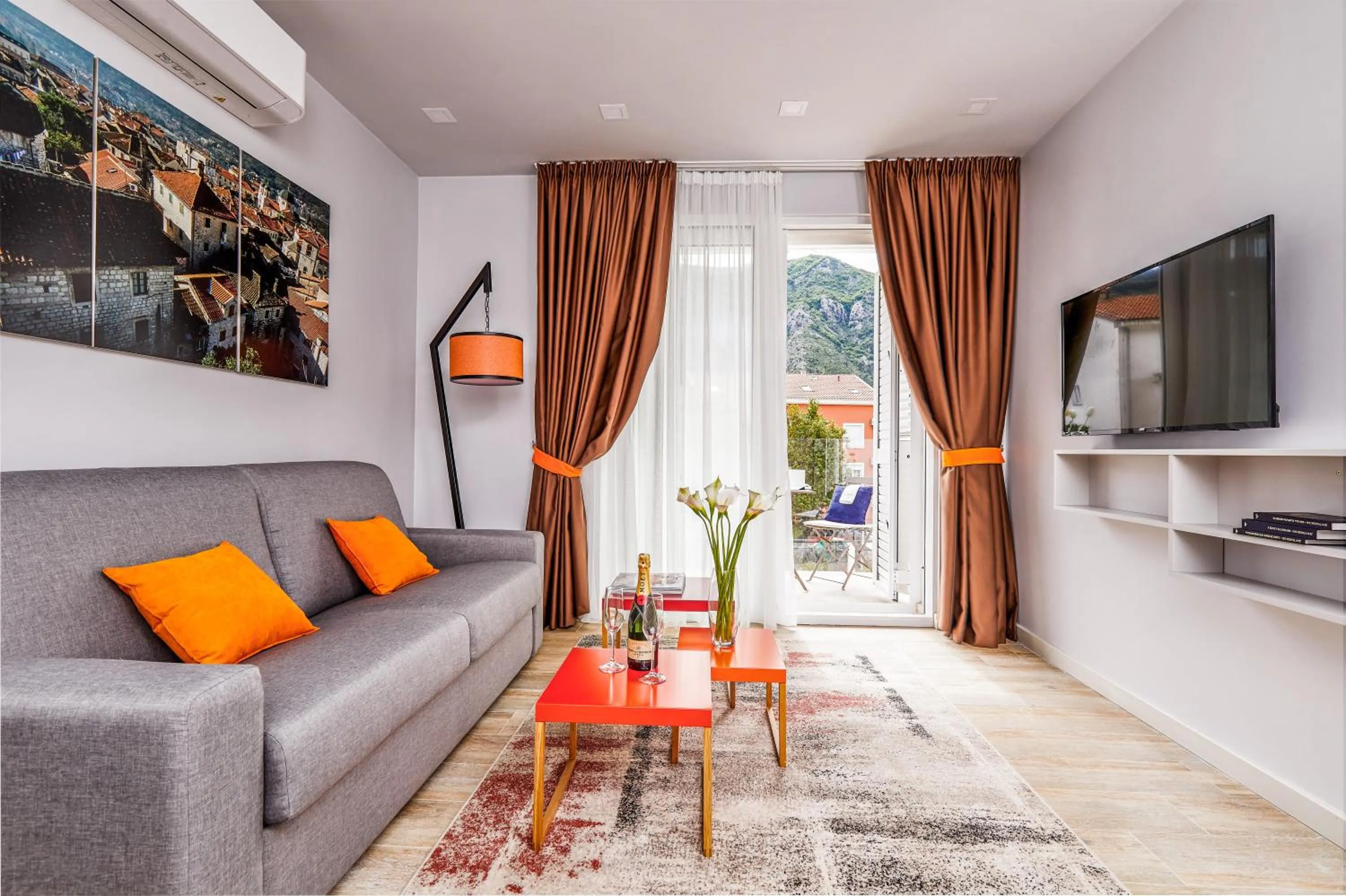 Communal lounge/ TV room in MAISON W