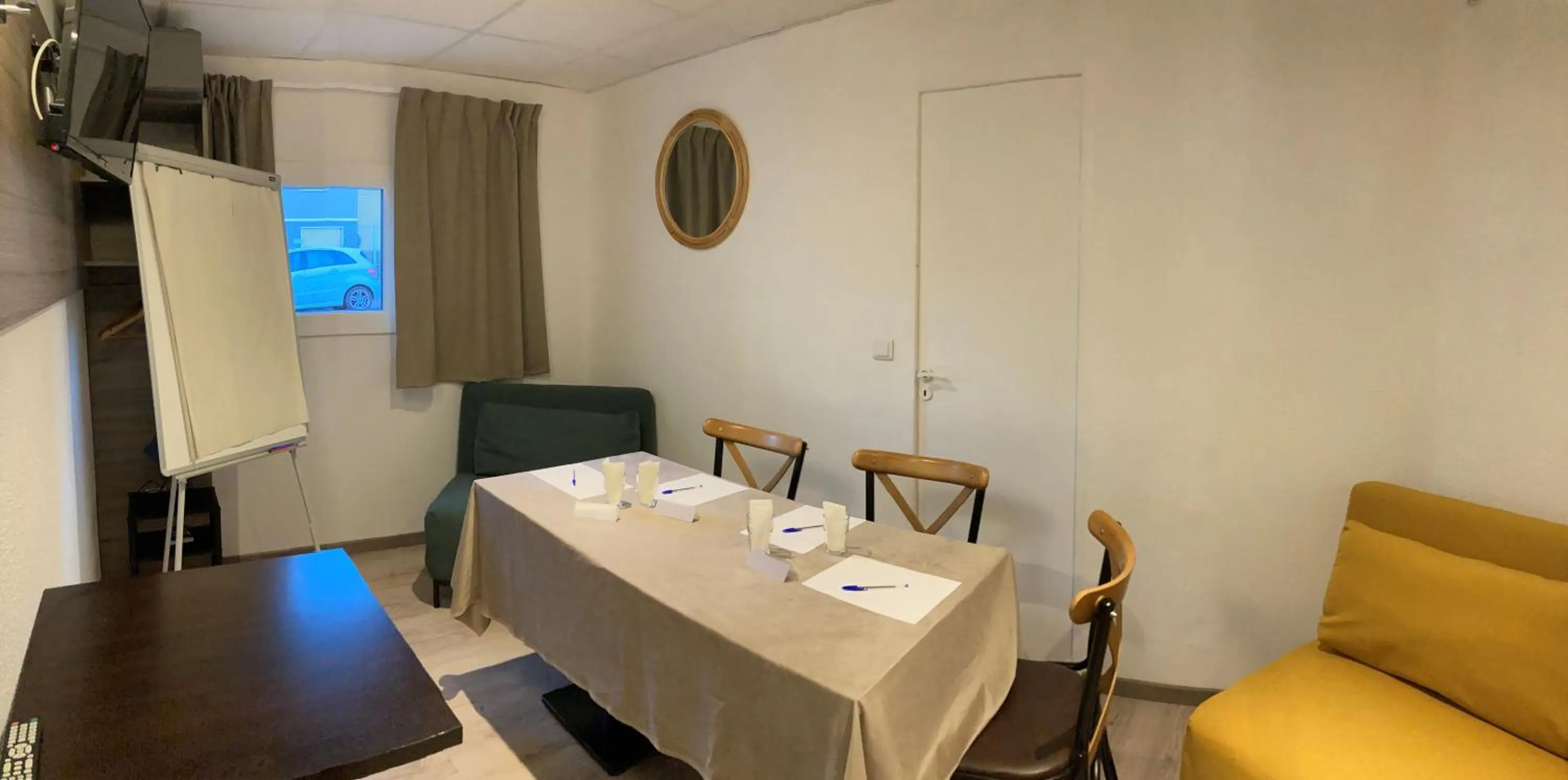 Meeting/conference room in Contact Hôtel Marseille Aubagne