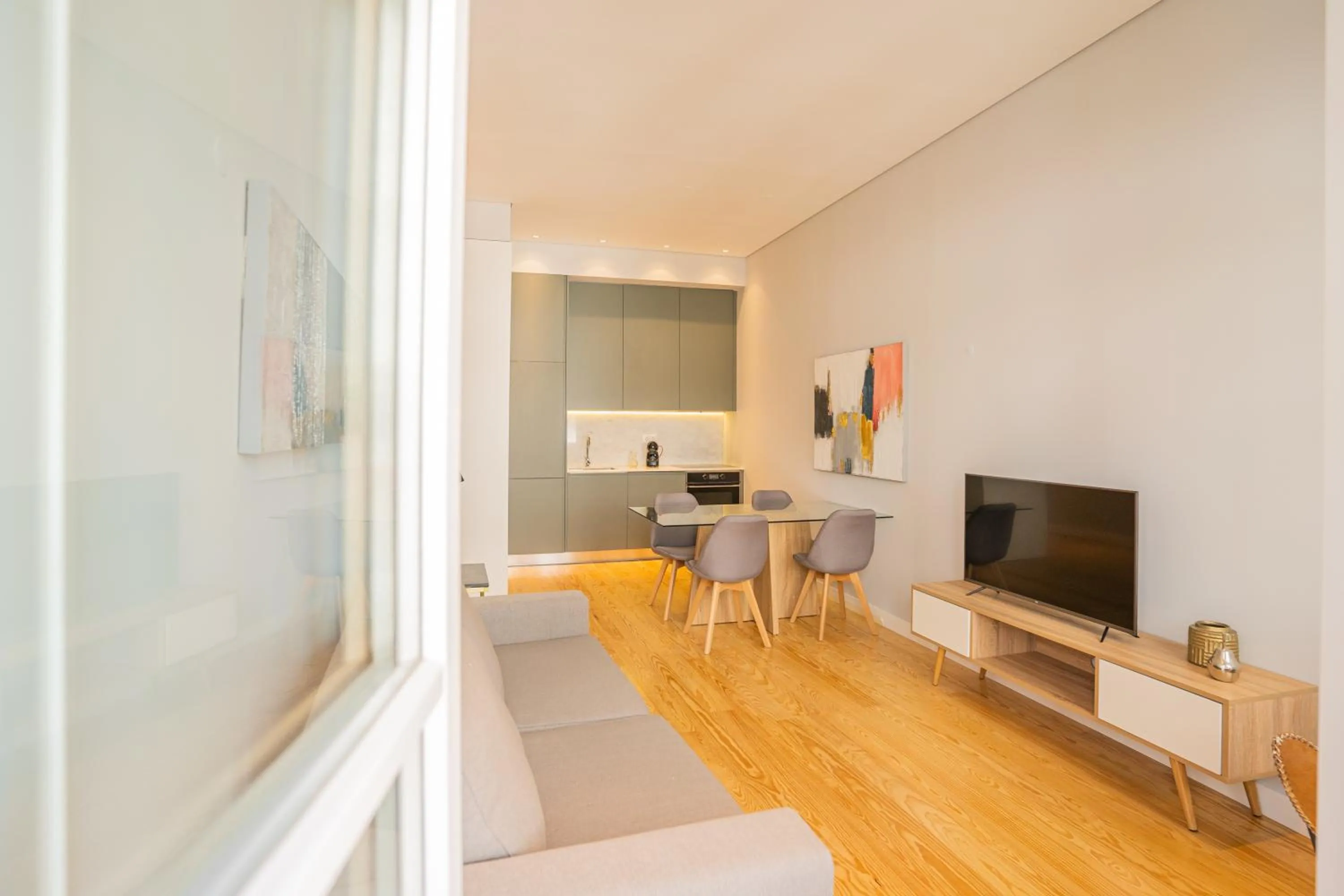 TV and multimedia in PipaD'oro by YoursPorto