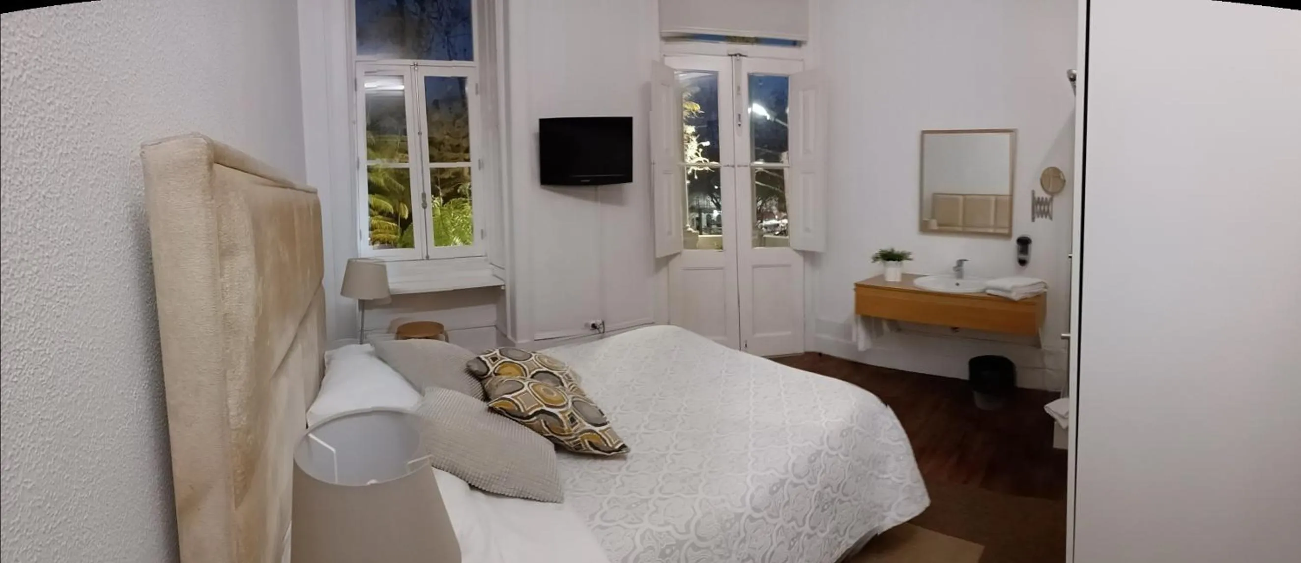 Property building, Bed in WW Hostel & Suites