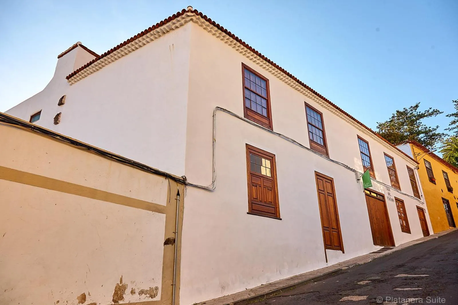 Property building in Platanera Suites