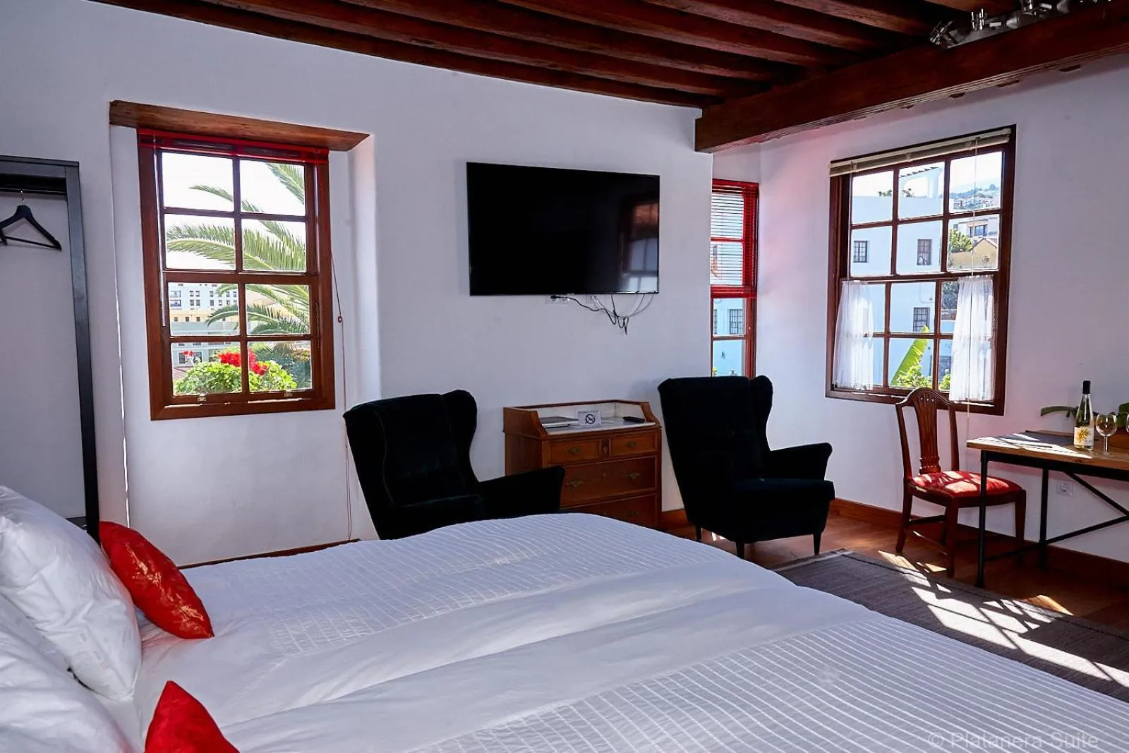 Bed in Platanera Suites