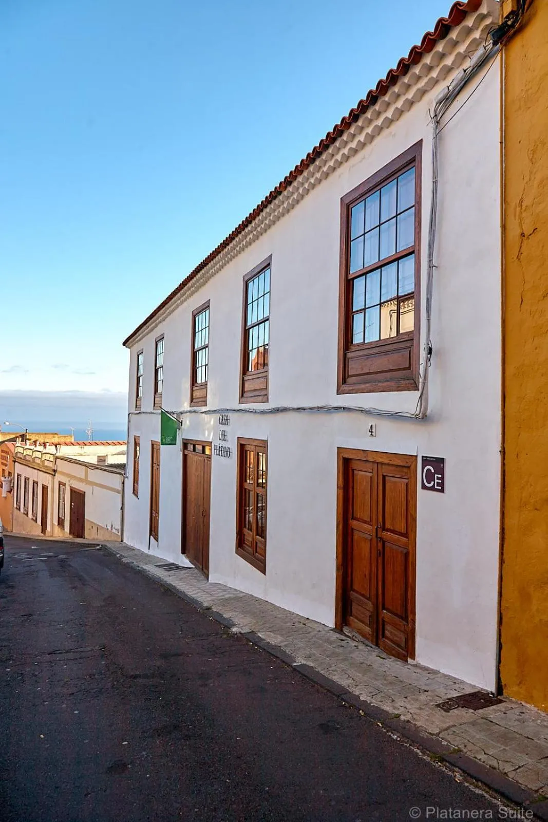 Property building in Platanera Suites
