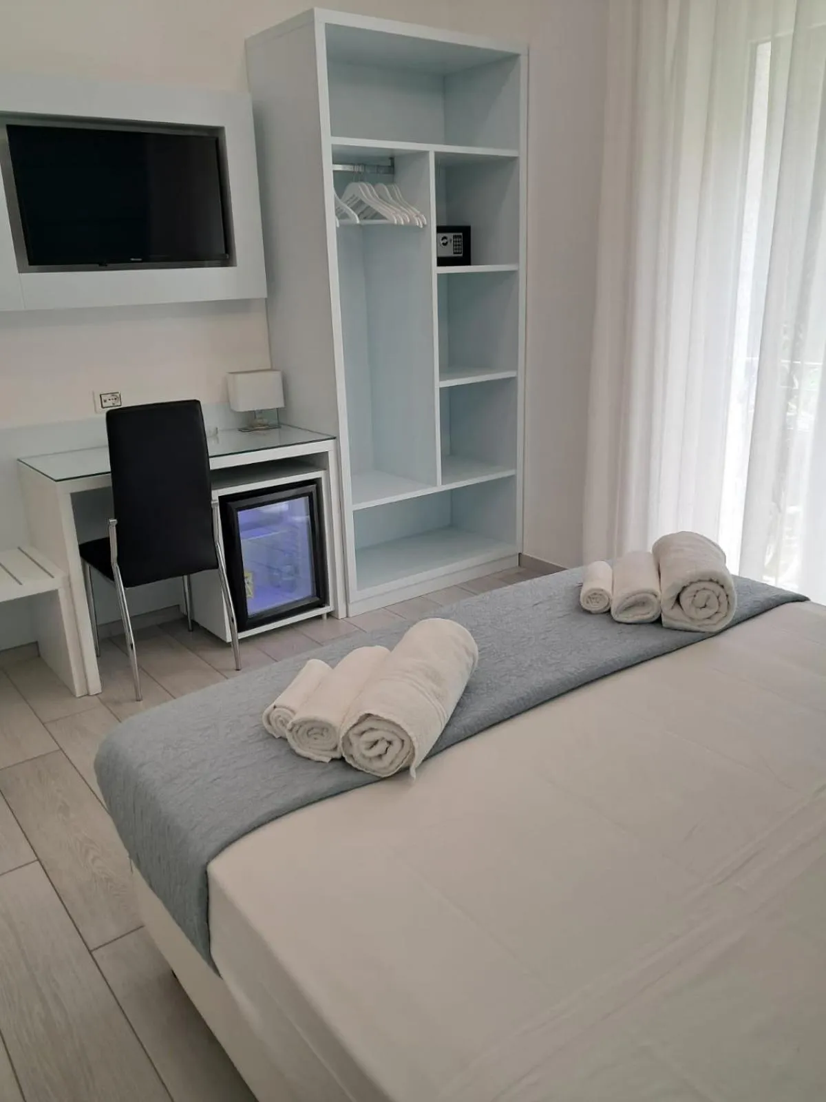 TV and multimedia in Dreams Tropea Mare "Parking Private"