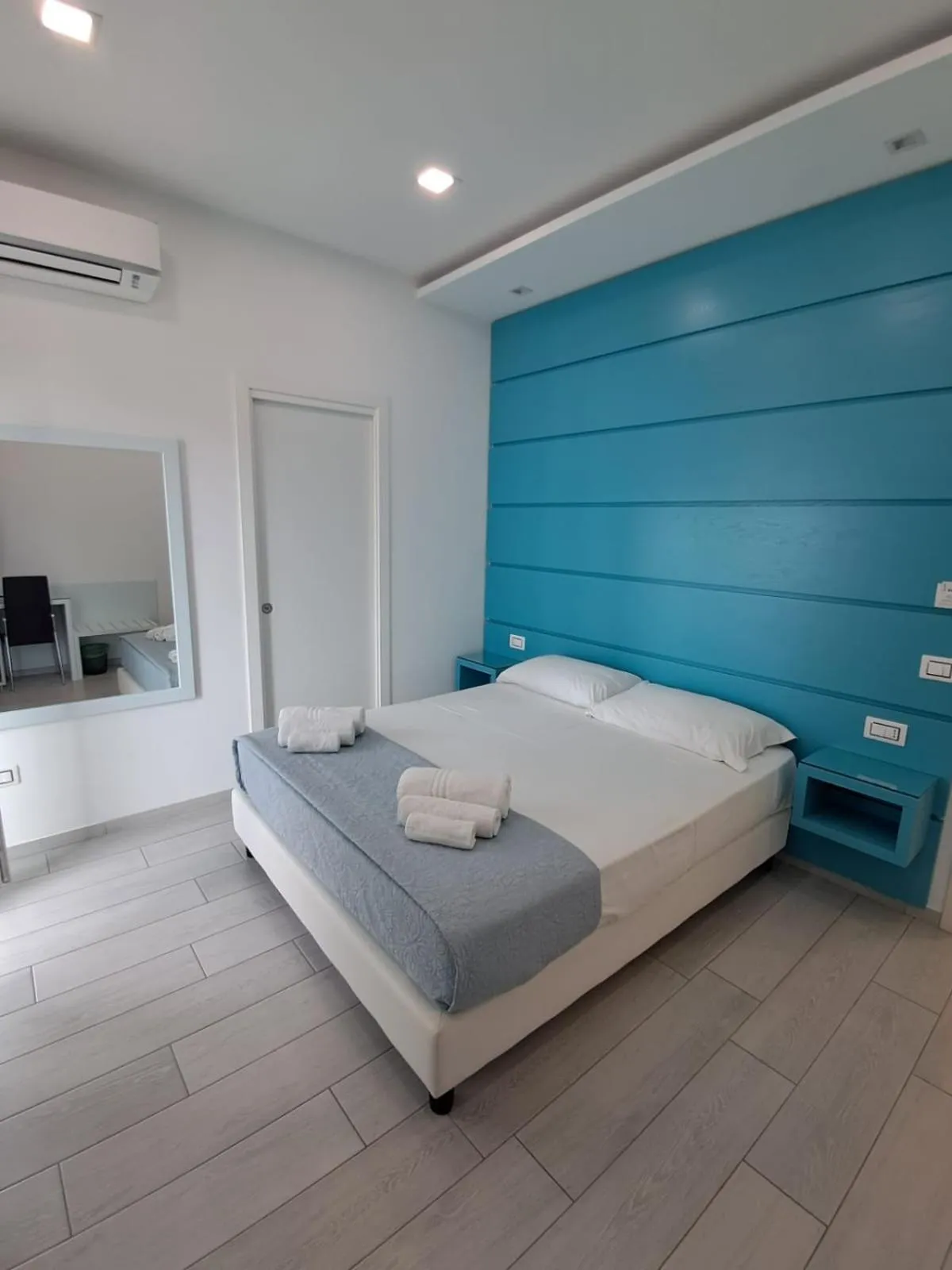 Photo of the whole room in Dreams Tropea Mare "Parking Private"