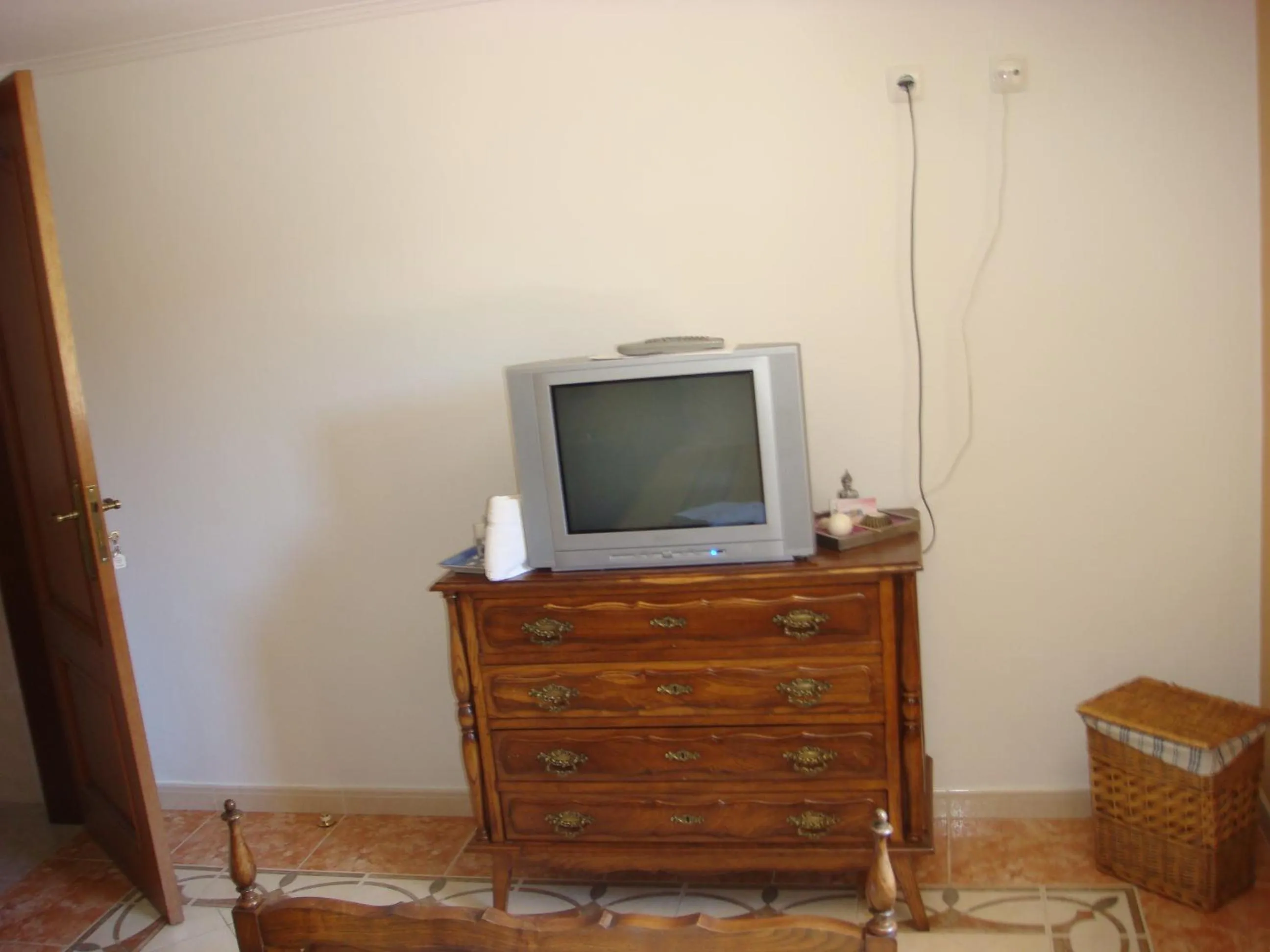 TV and multimedia in Casa De Hospedes Flor Do Jardim