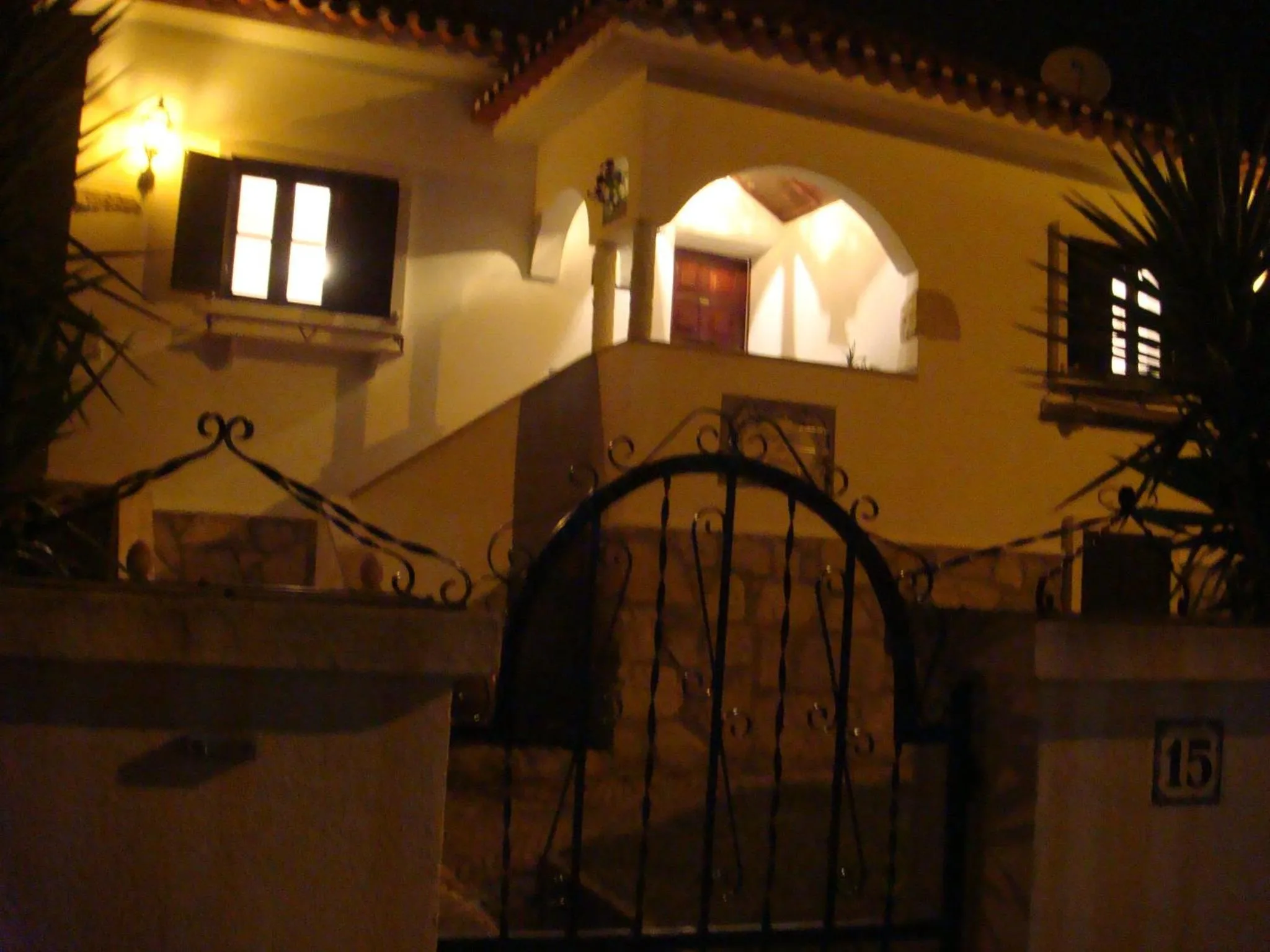 Property building in Casa De Hospedes Flor Do Jardim