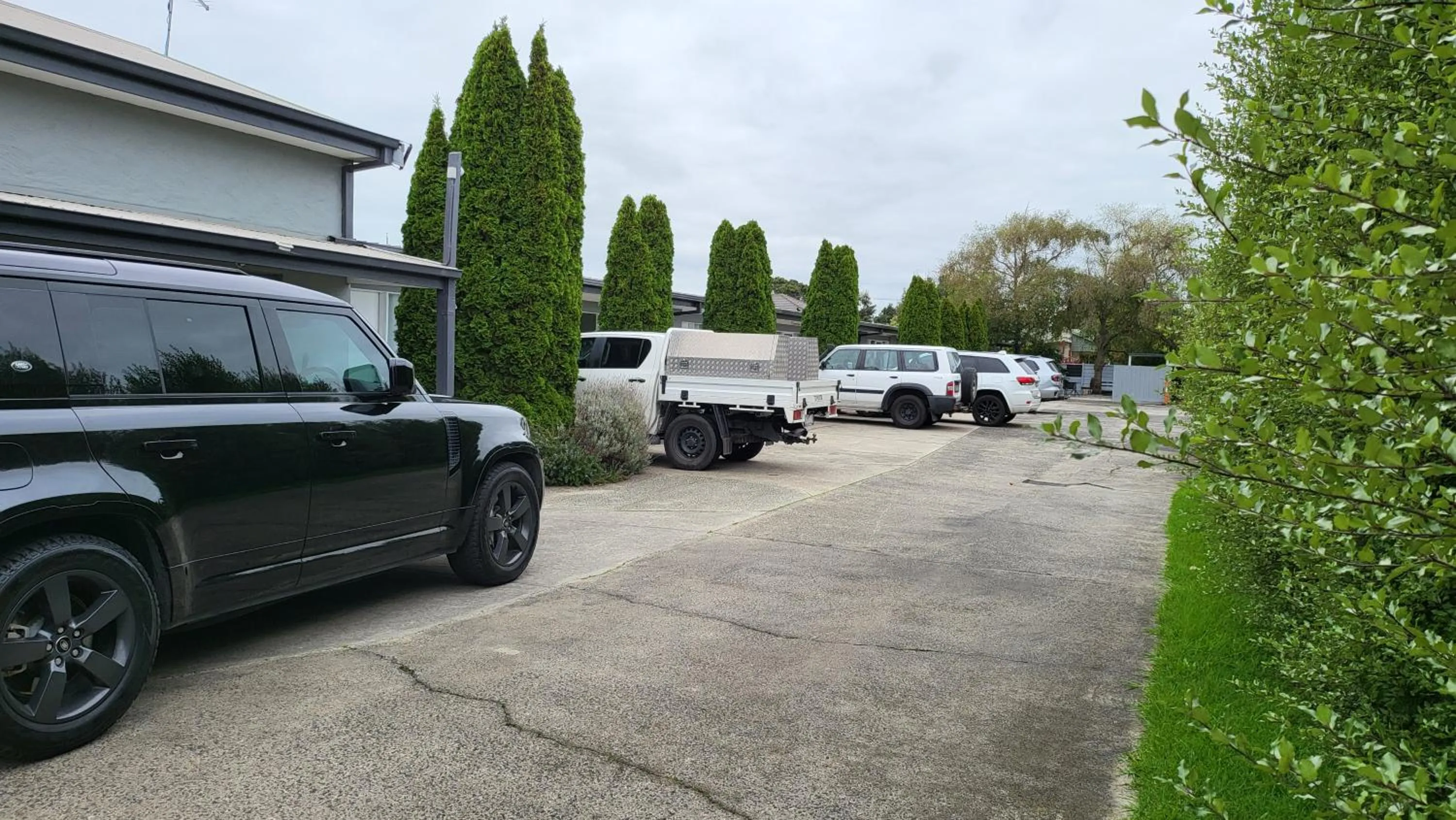 Parking in KooWeeRup Motel